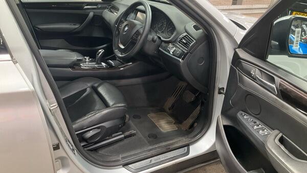 BMW X4 view 4