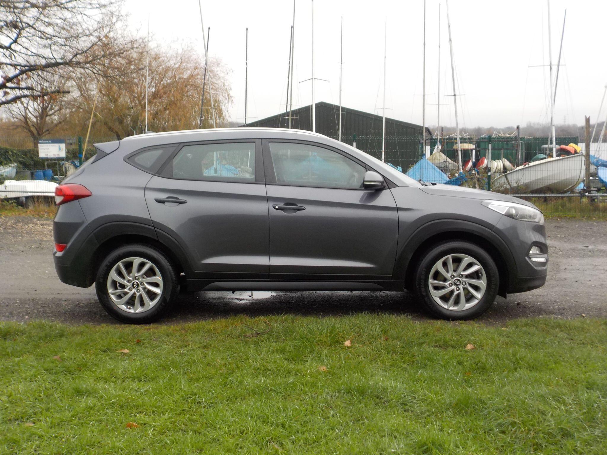 Hyundai TUCSON 1.7 CRDi Blue Drive SE Nav Euro 6 (s/s) 5dr