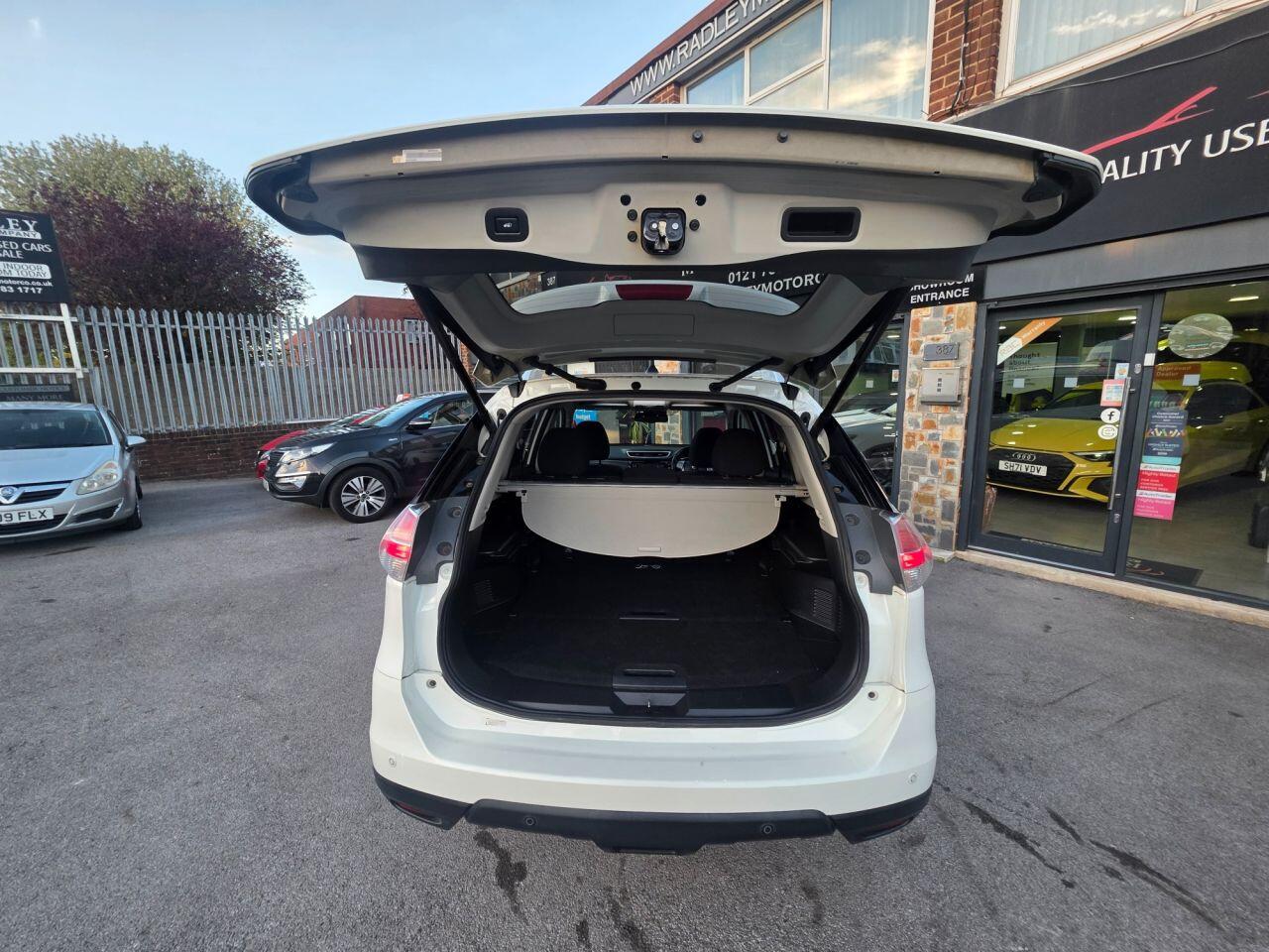 Nissan X-Trail view 35