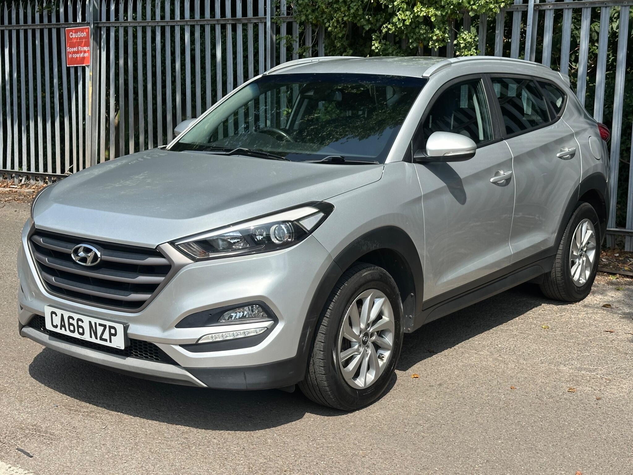 Hyundai Tucson view 3