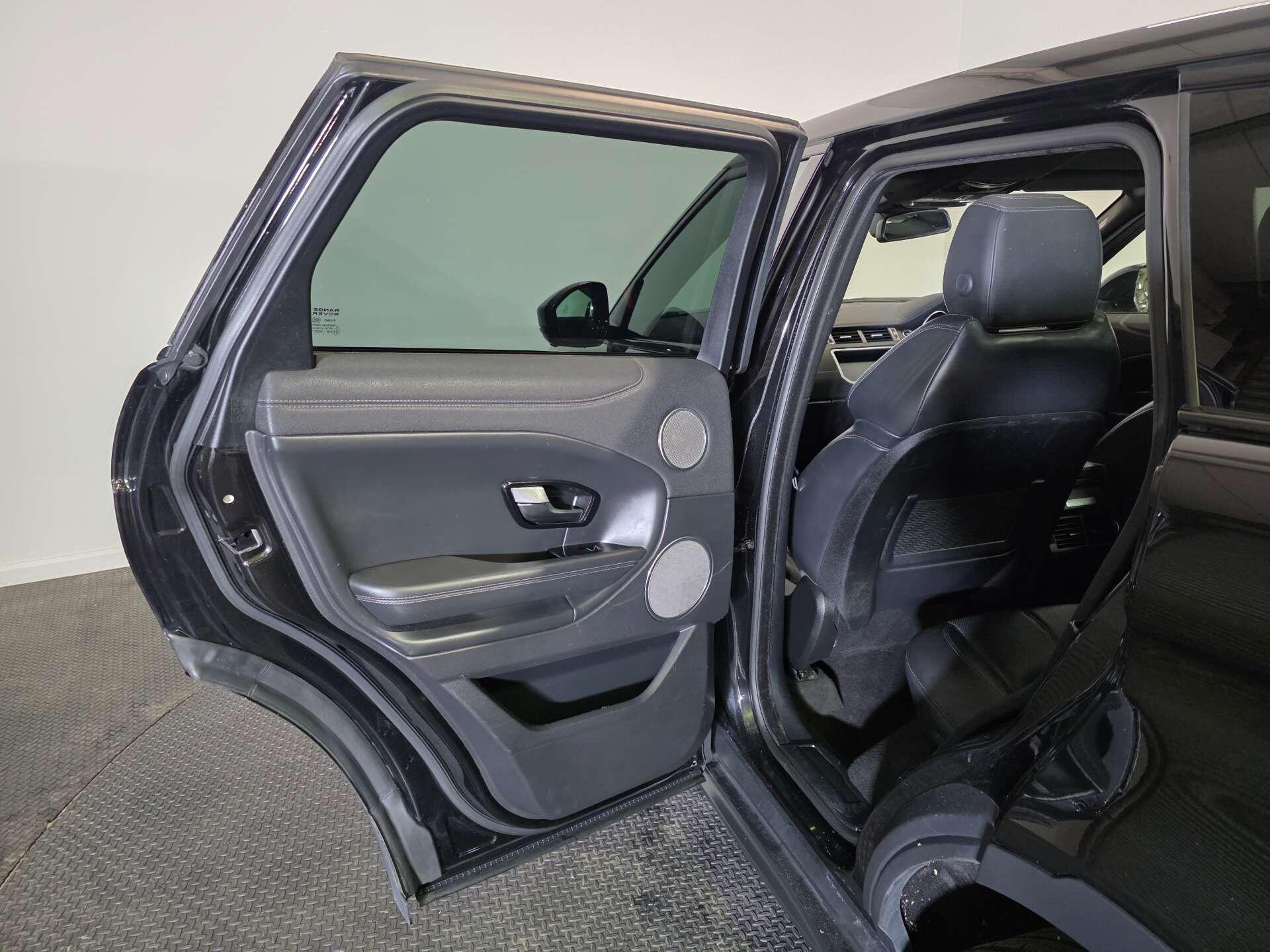 Land Rover Range Rover Evoque view 64