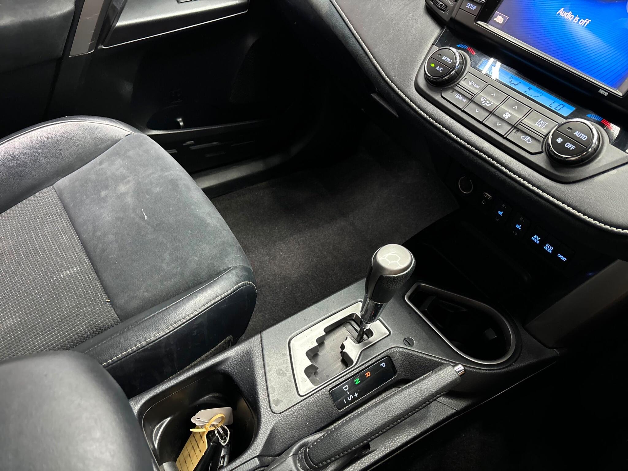 Toyota Rav4 view 8