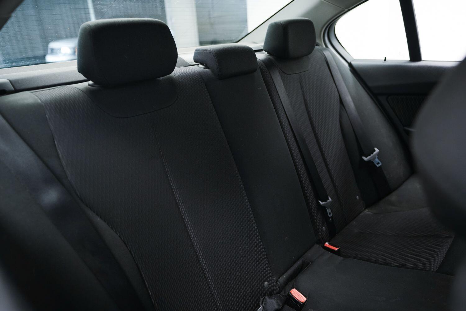 BMW 3 Series view 11