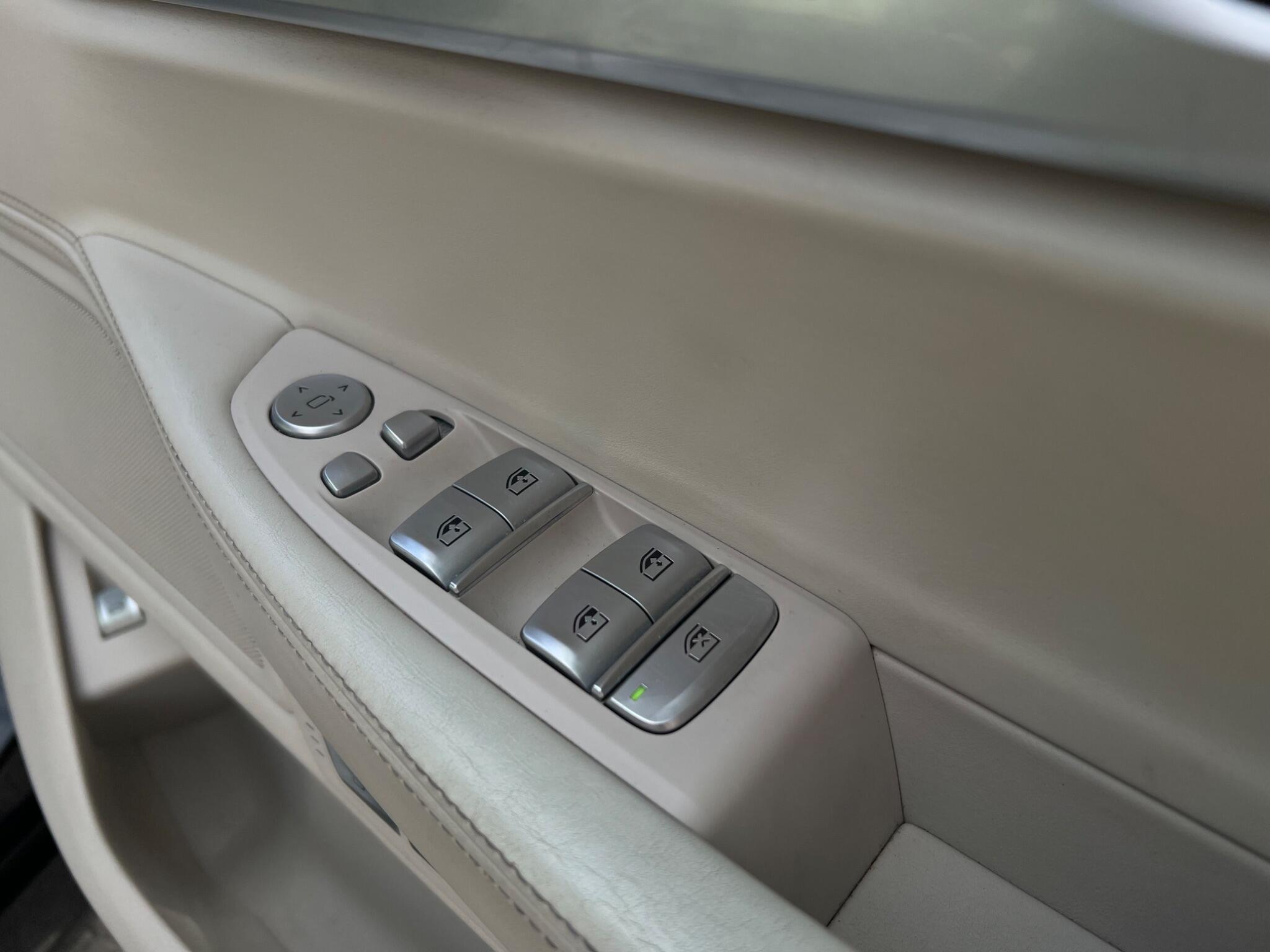BMW 7 Series view 49