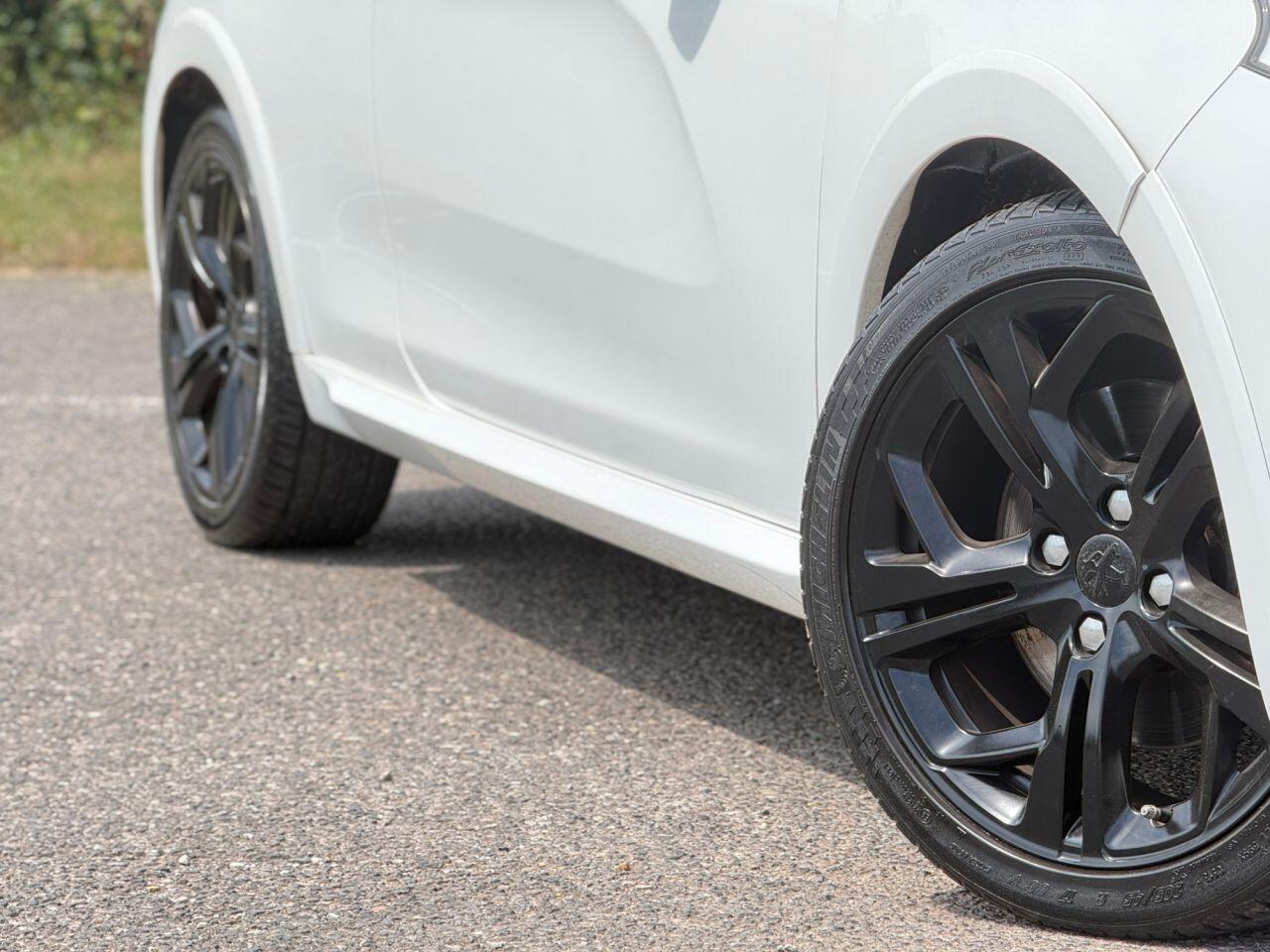 Peugeot 208 view 7