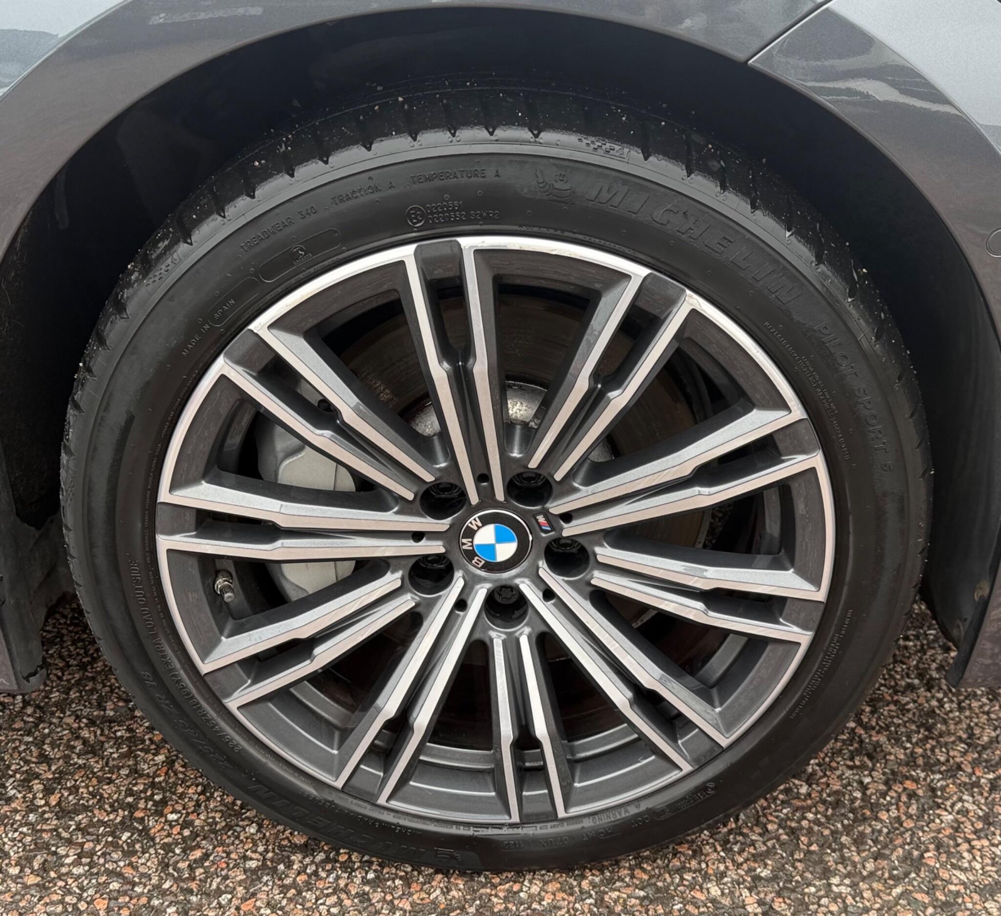 BMW 3 Series view 8