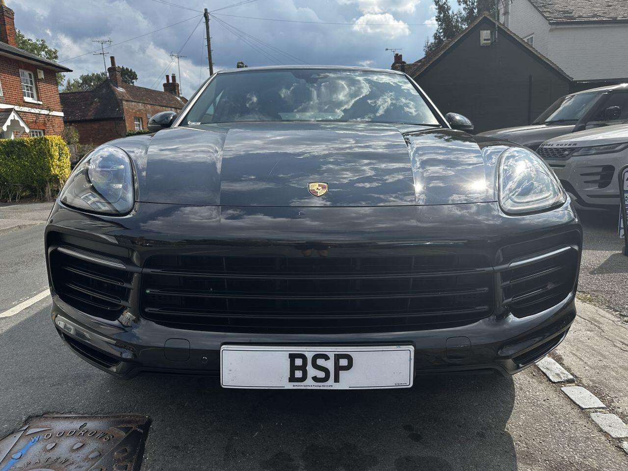 Porsche Cayenne view 4