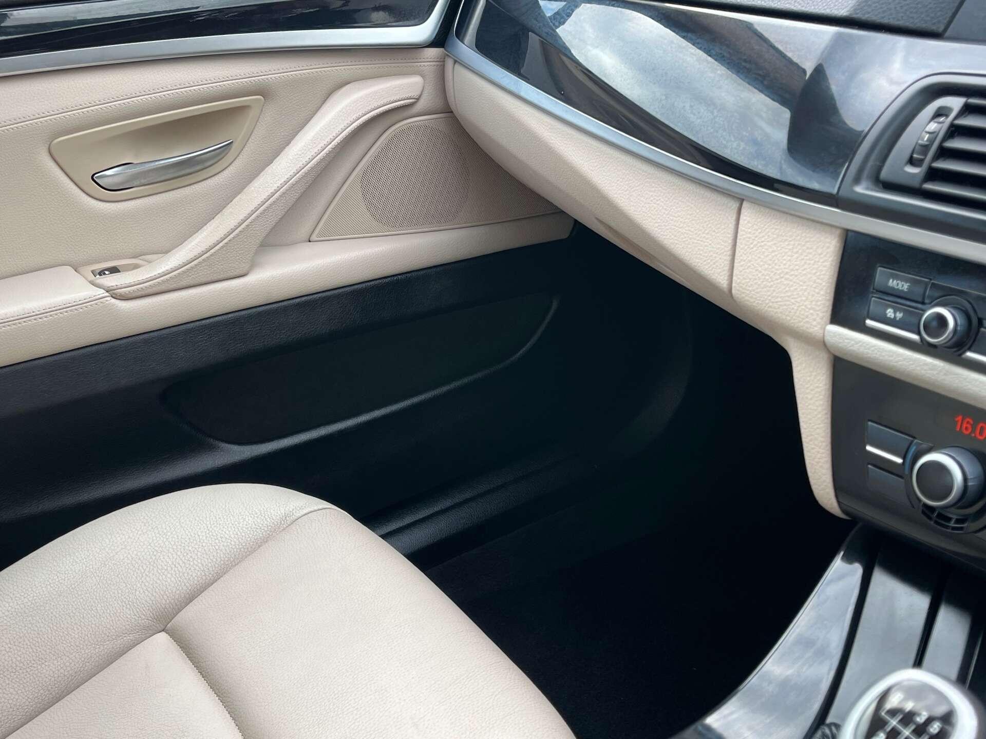 BMW 5 Series view 18