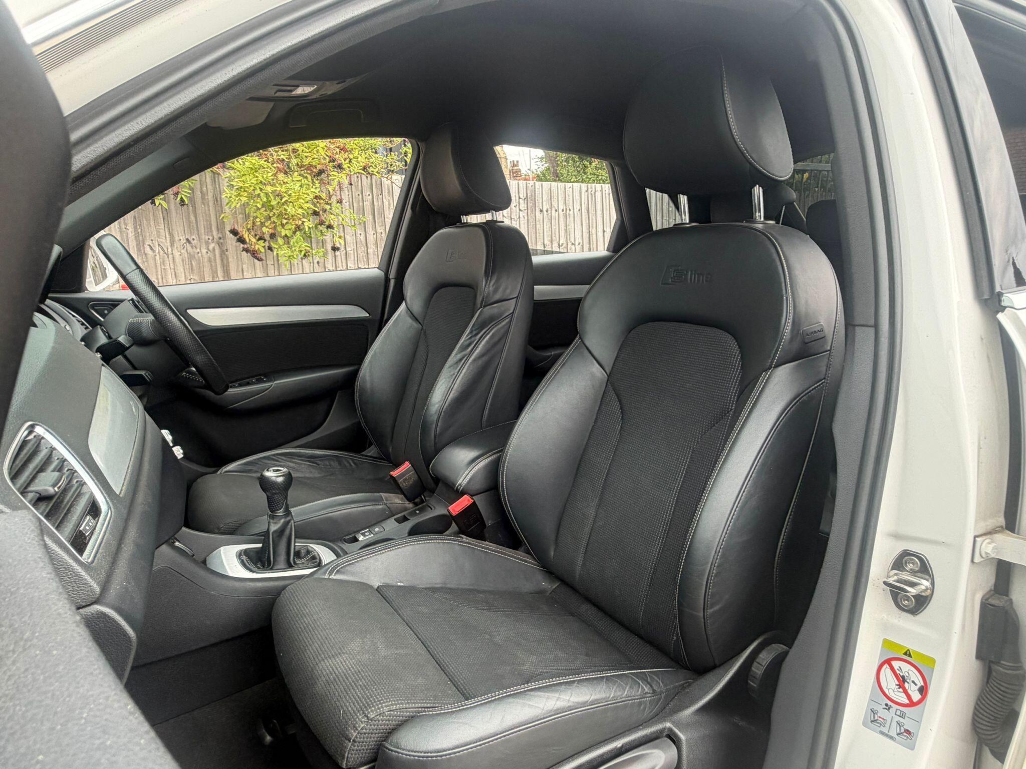 Audi Q3 view 28