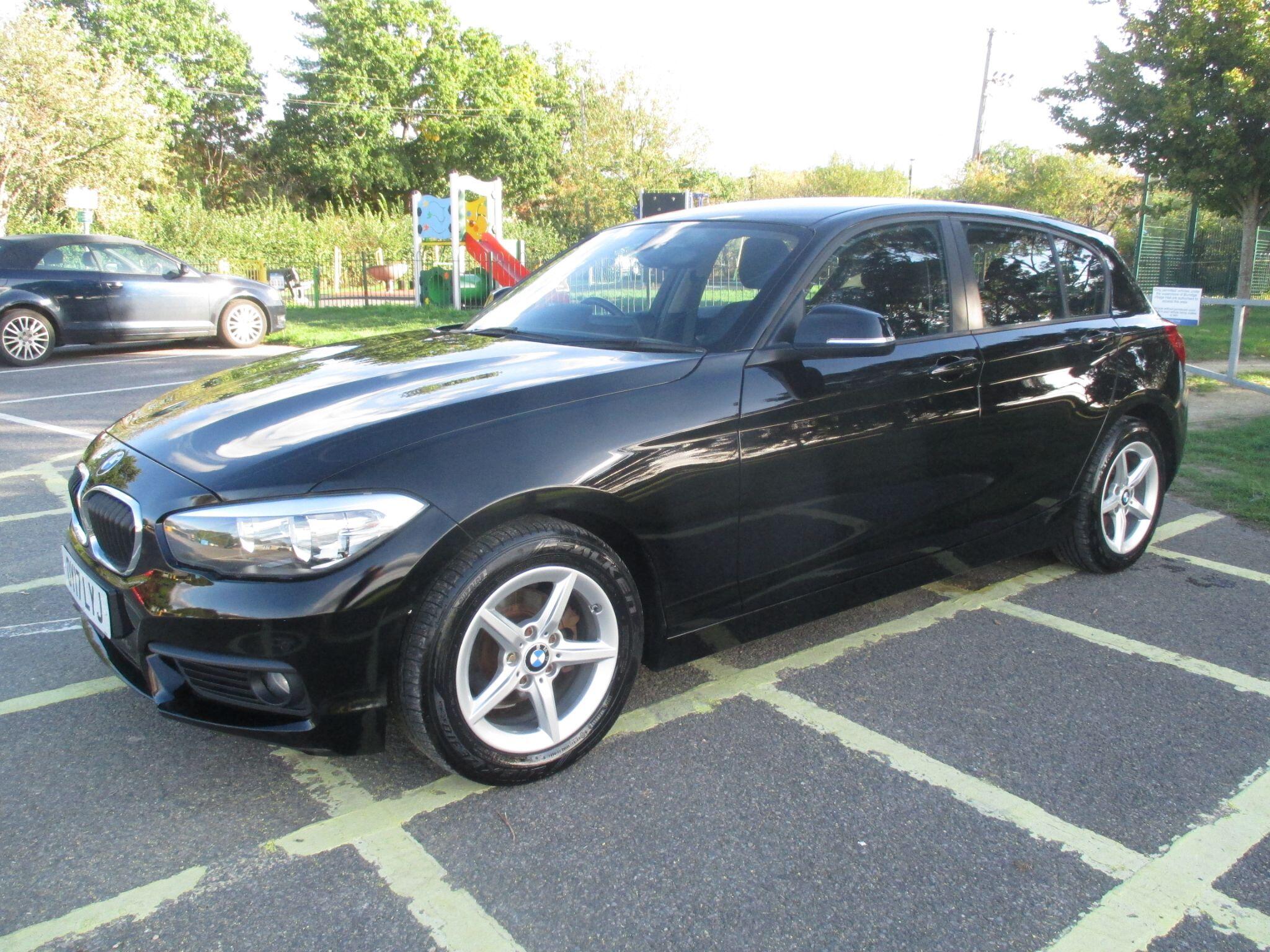 BMW 1 Series view 18
