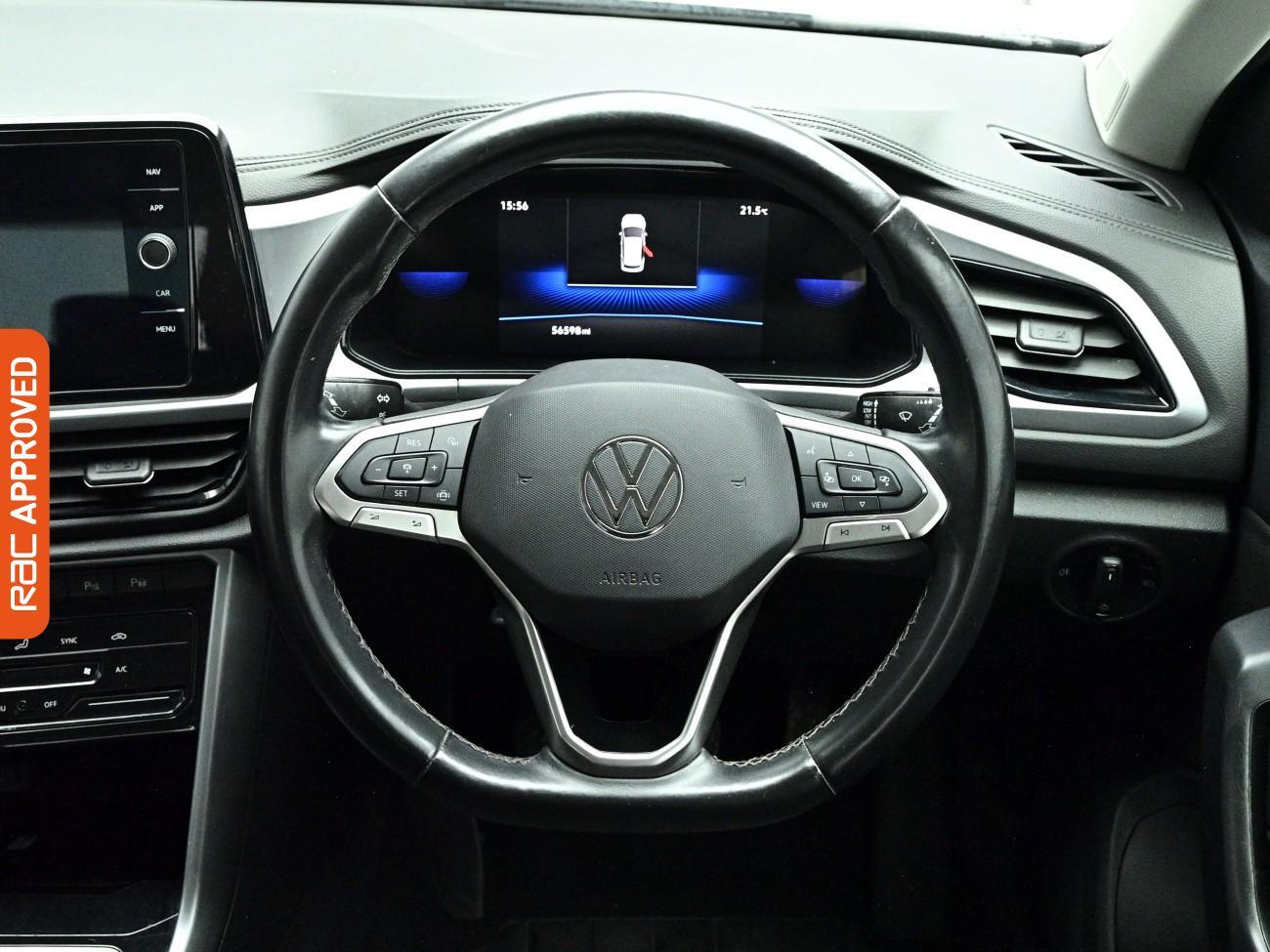 Volkswagen T-Roc view 9