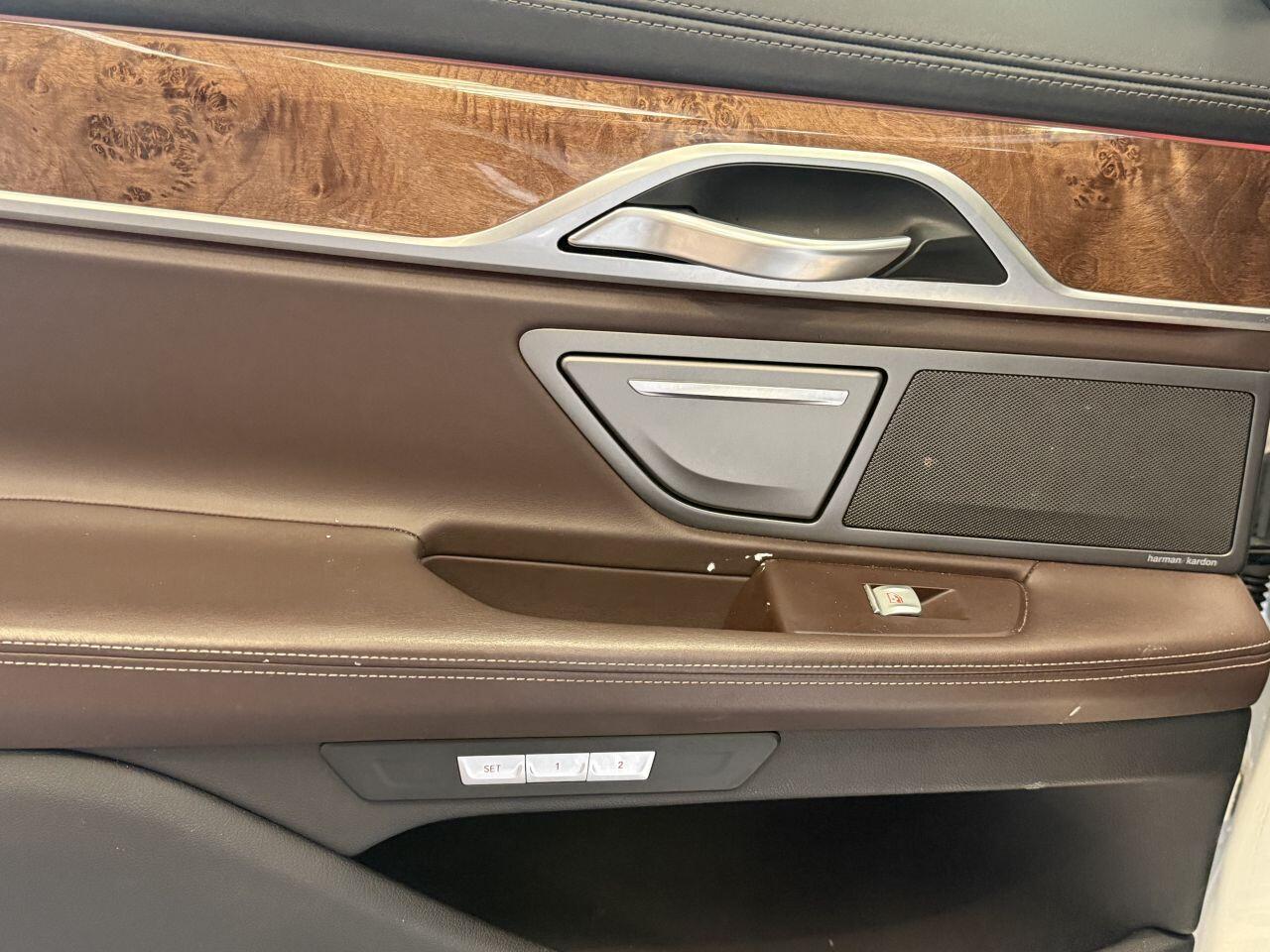 BMW 7 Series view 68