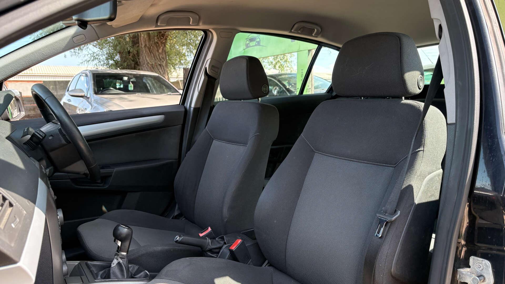 Vauxhall Astra view 12