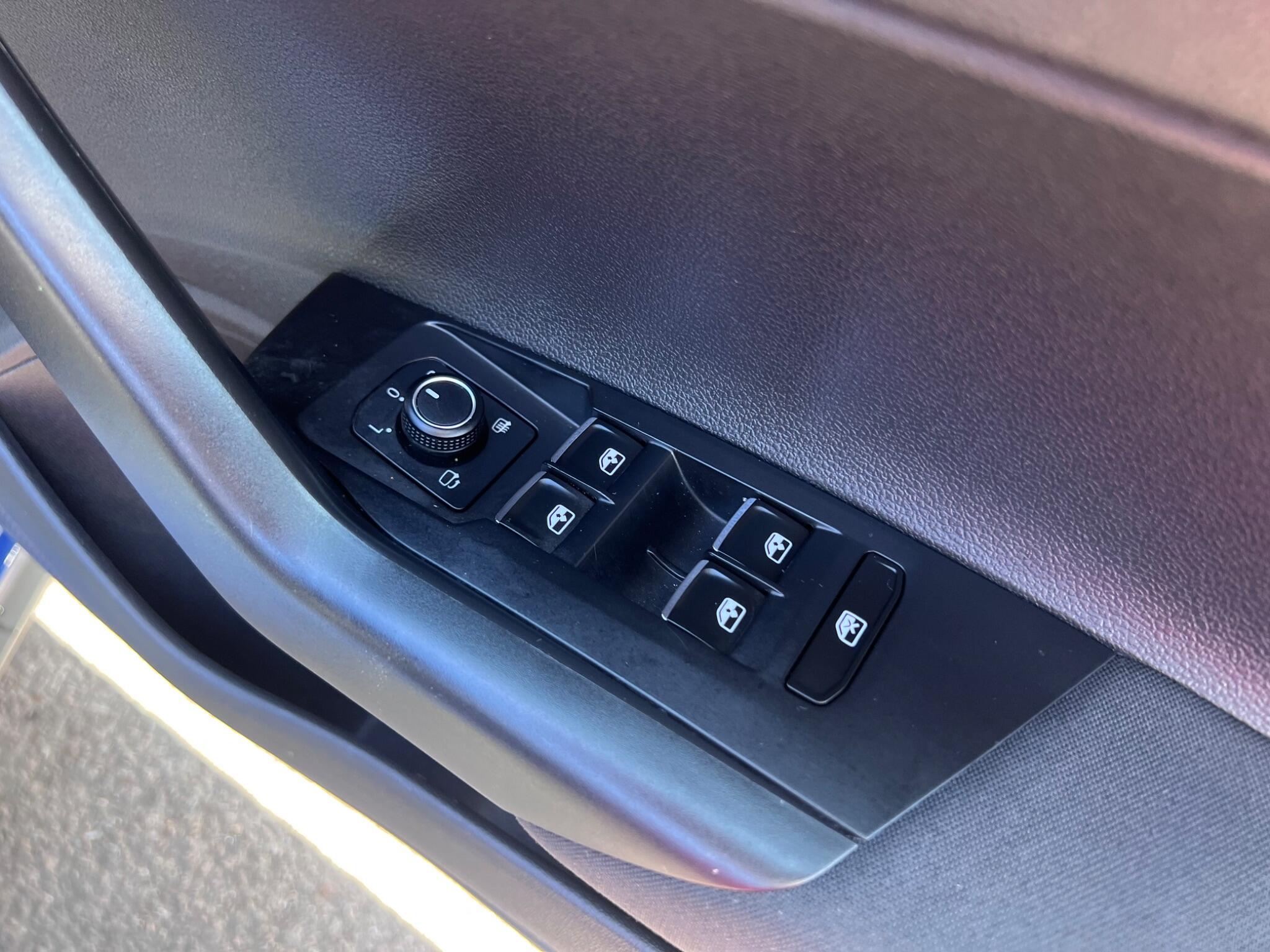Volkswagen Polo view 30