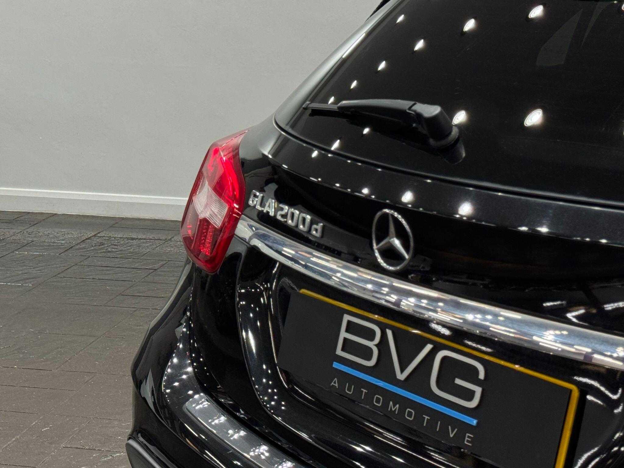 Mercedes-Benz Gla view 23