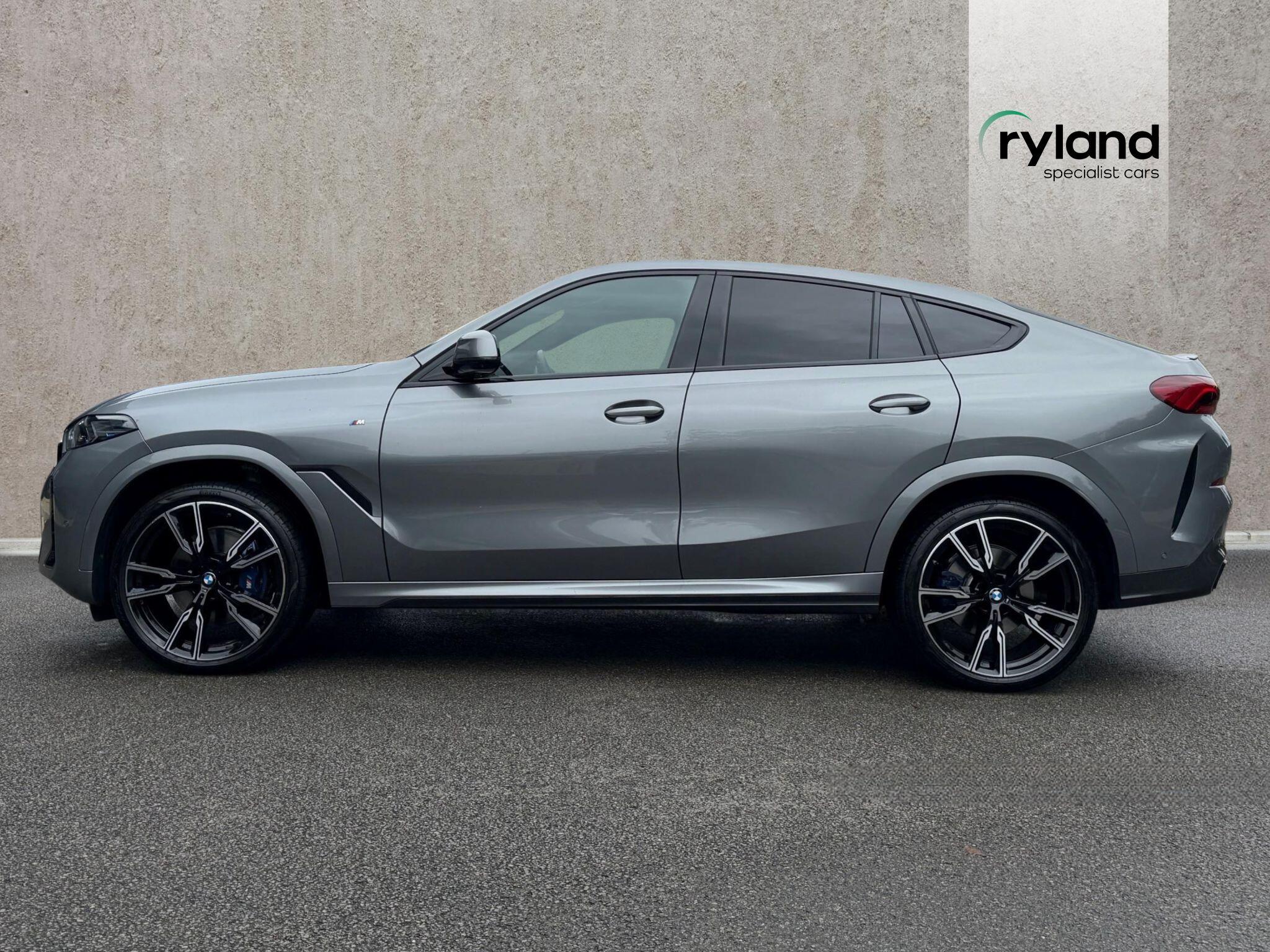 BMW X6 view 4
