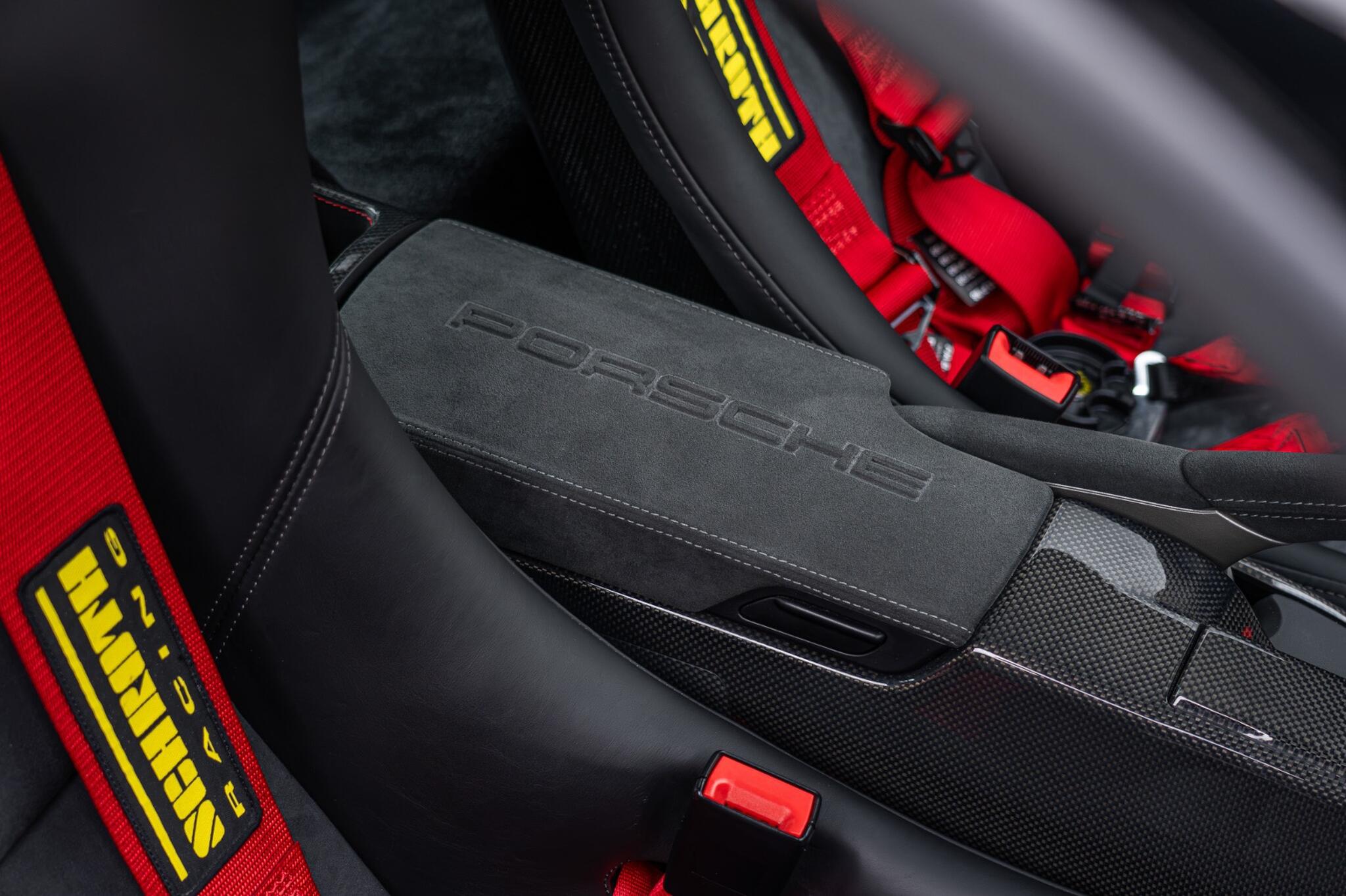 Porsche 911 view 22