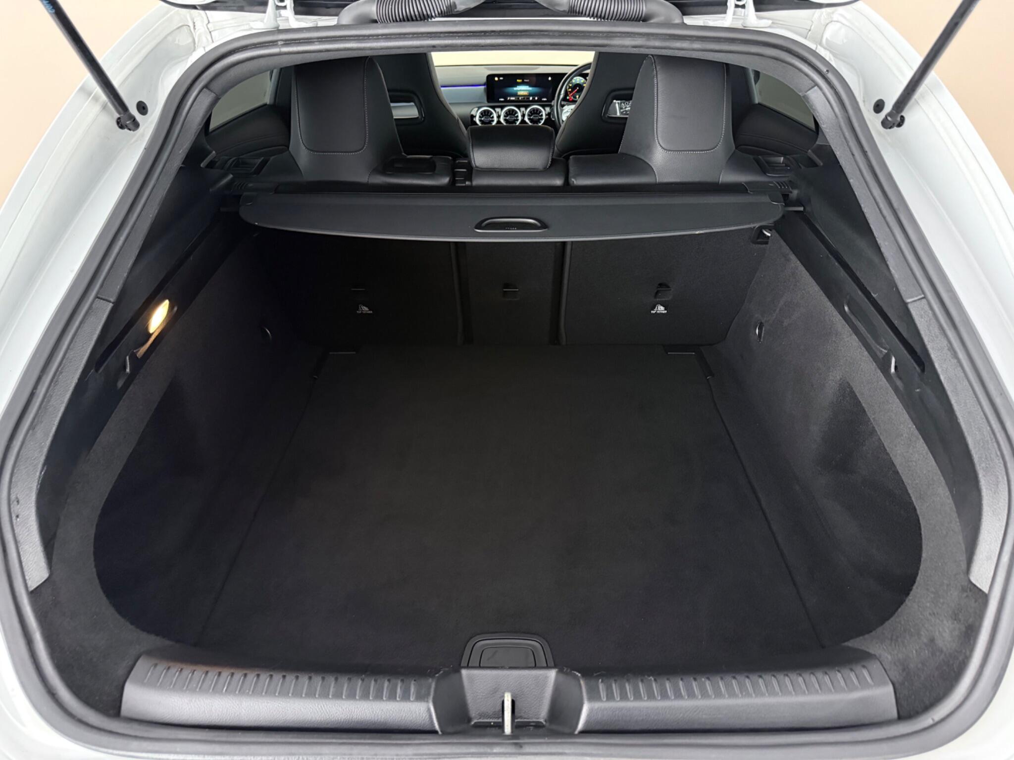 Mercedes-Benz CLA view 9