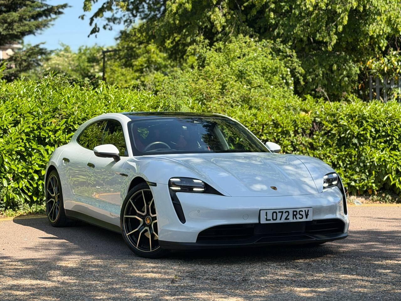 Porsche Taycan view 72