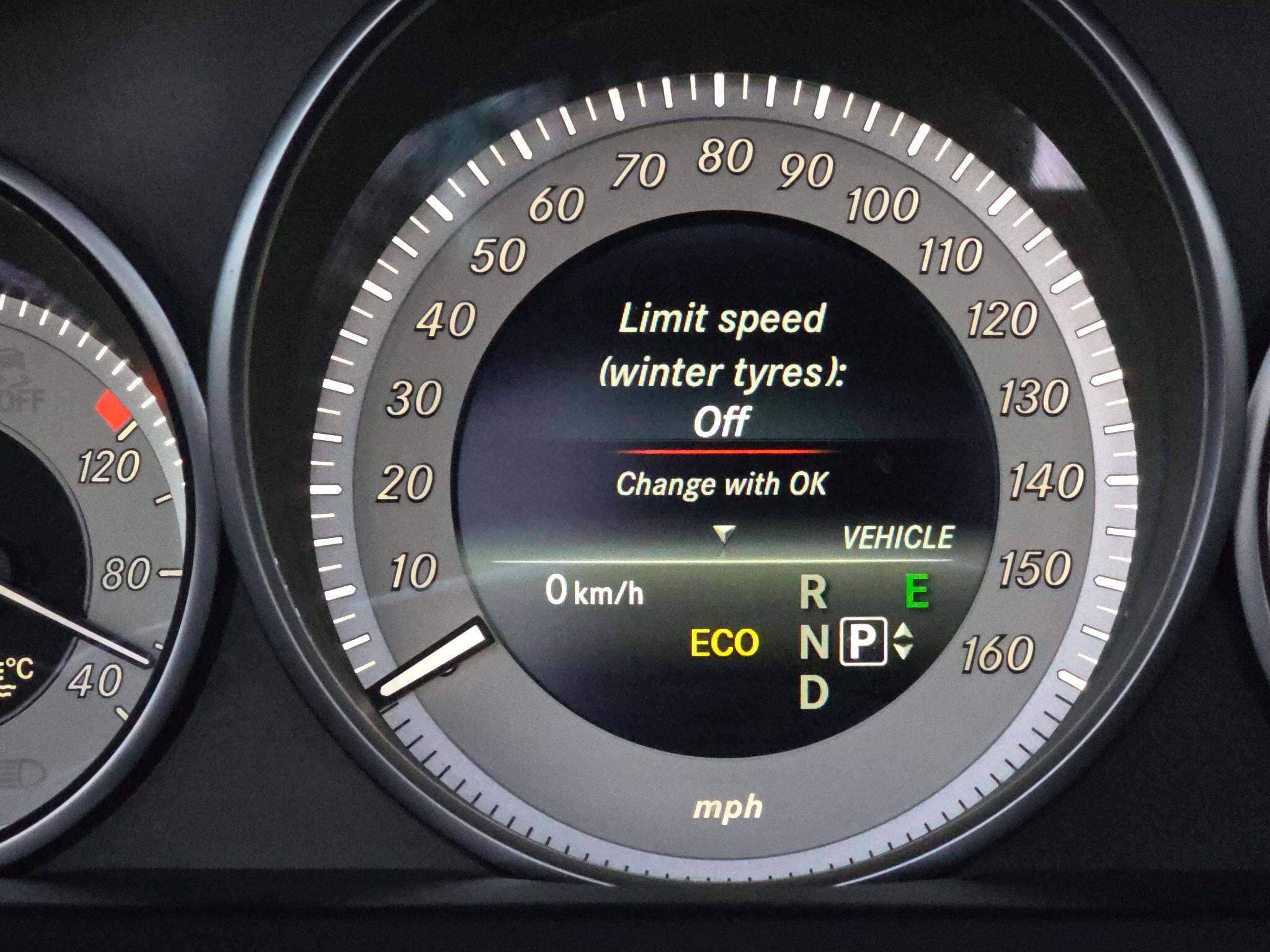 2014 Mercedes-Benz E Class image 57