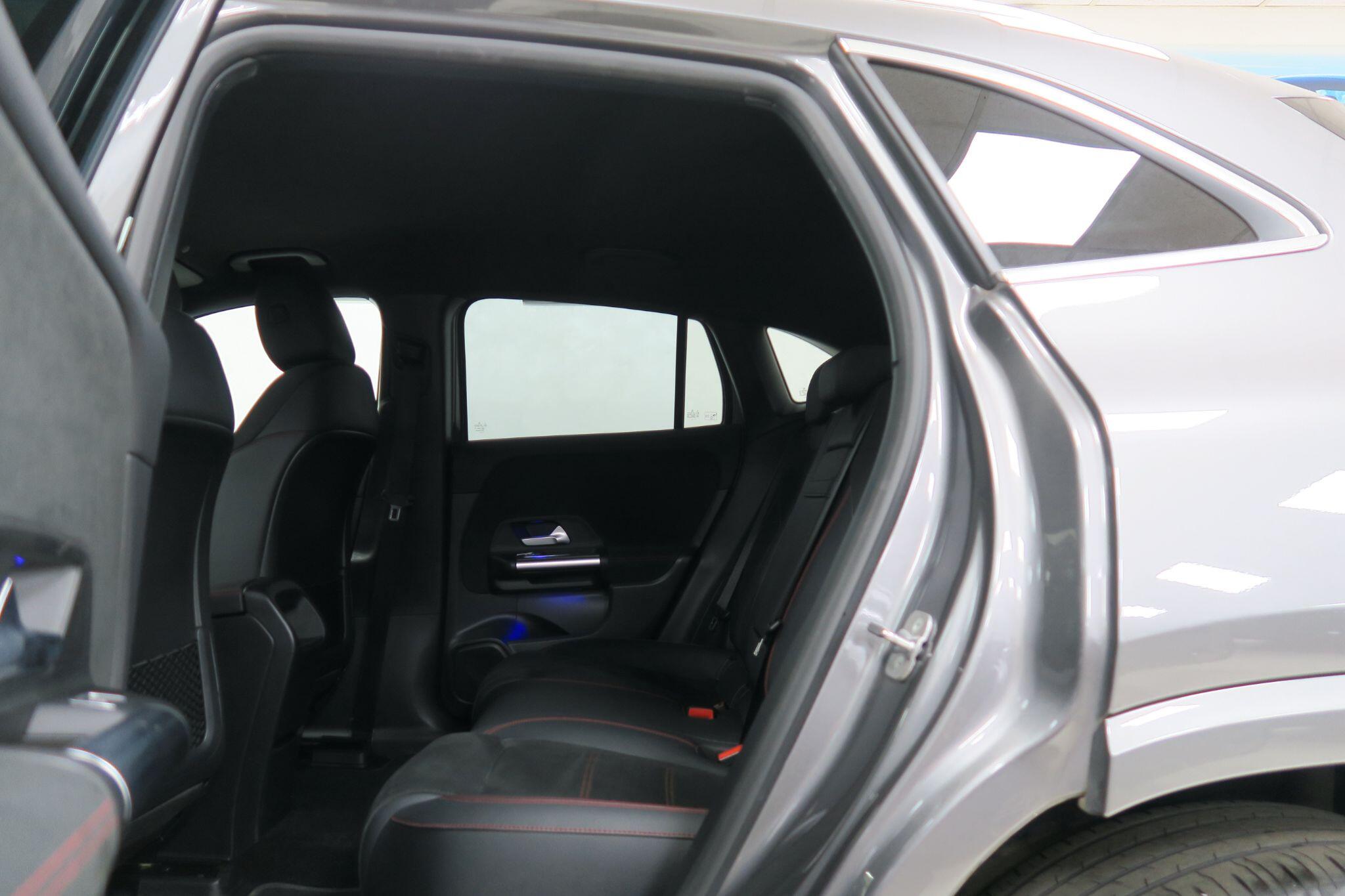 Mercedes-Benz EQA view 8