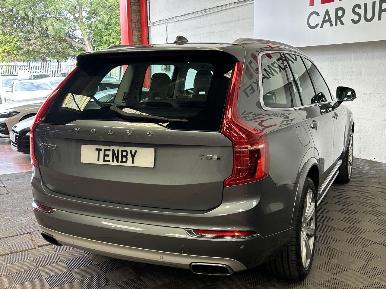 Volvo XC90 view 10