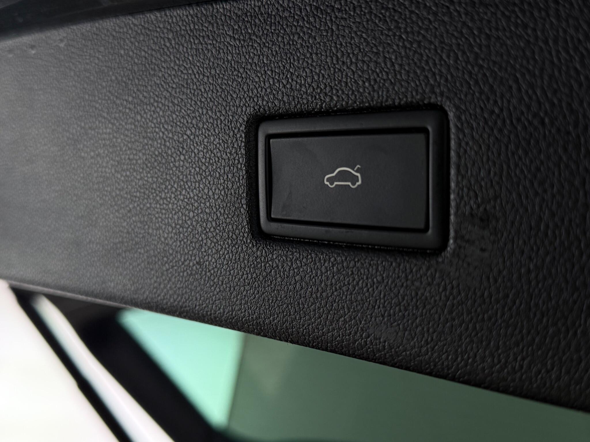 Volkswagen Tiguan view 11