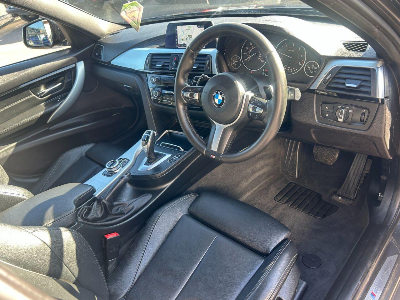 BMW 3 Series view 9