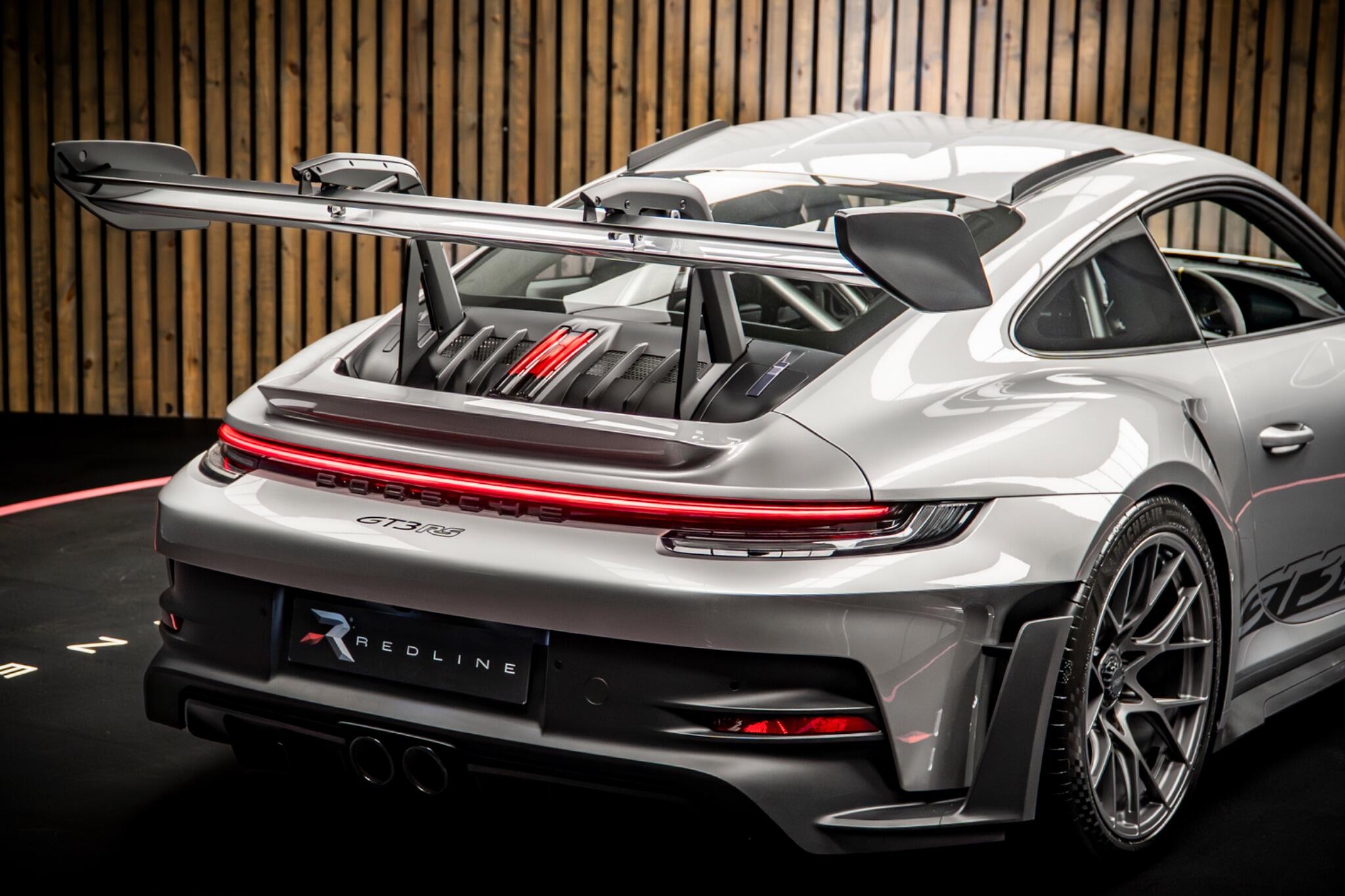 Porsche 911 view 22