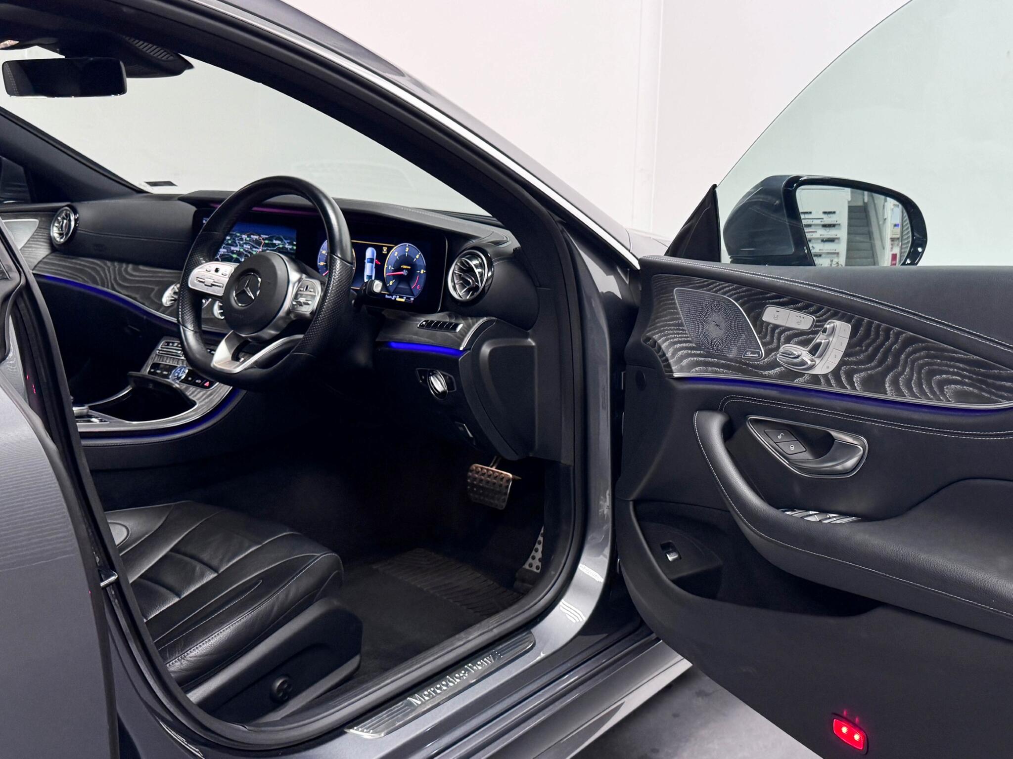 Mercedes-Benz CLS view 33