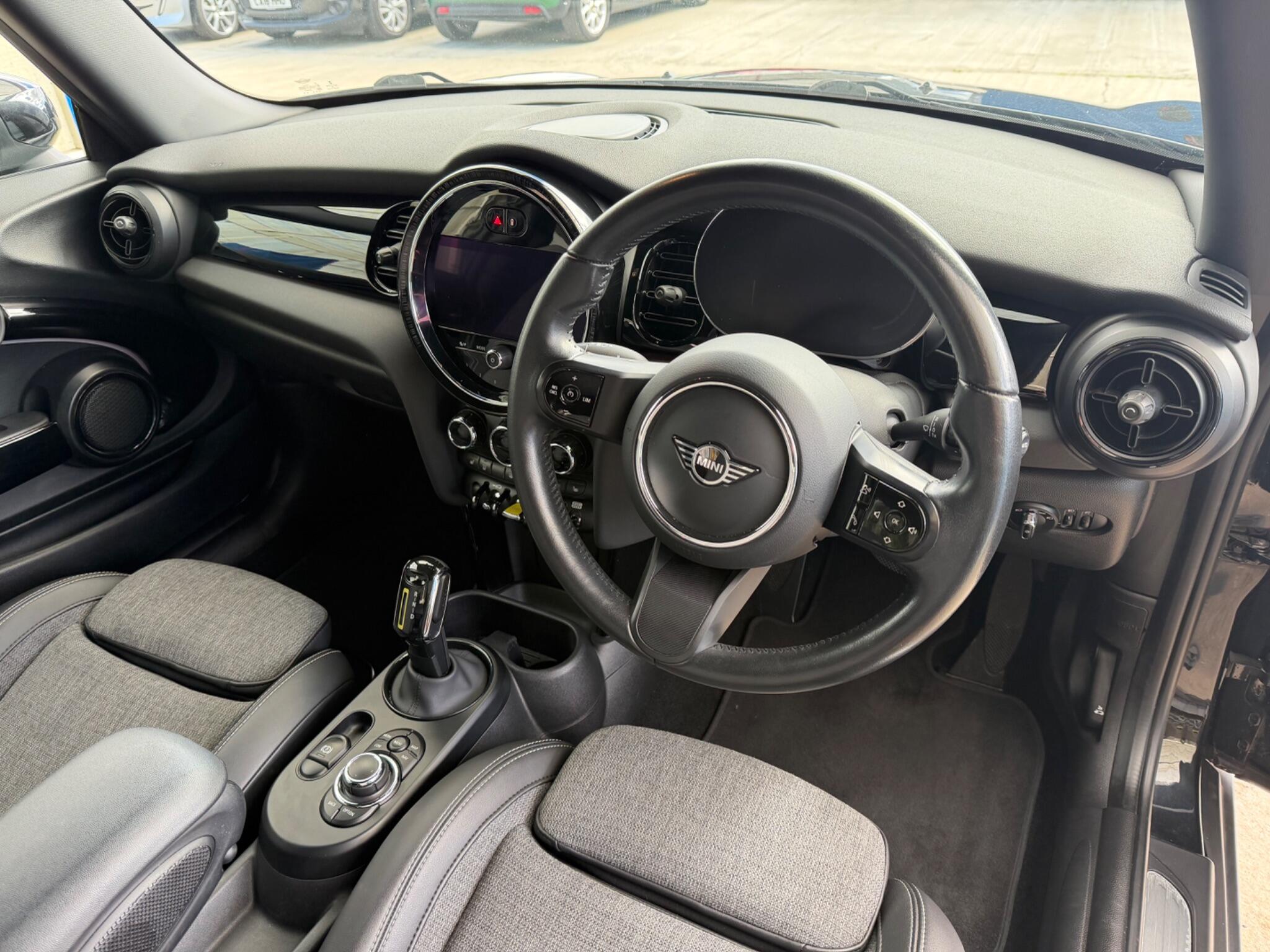 Mini Hatch view 17