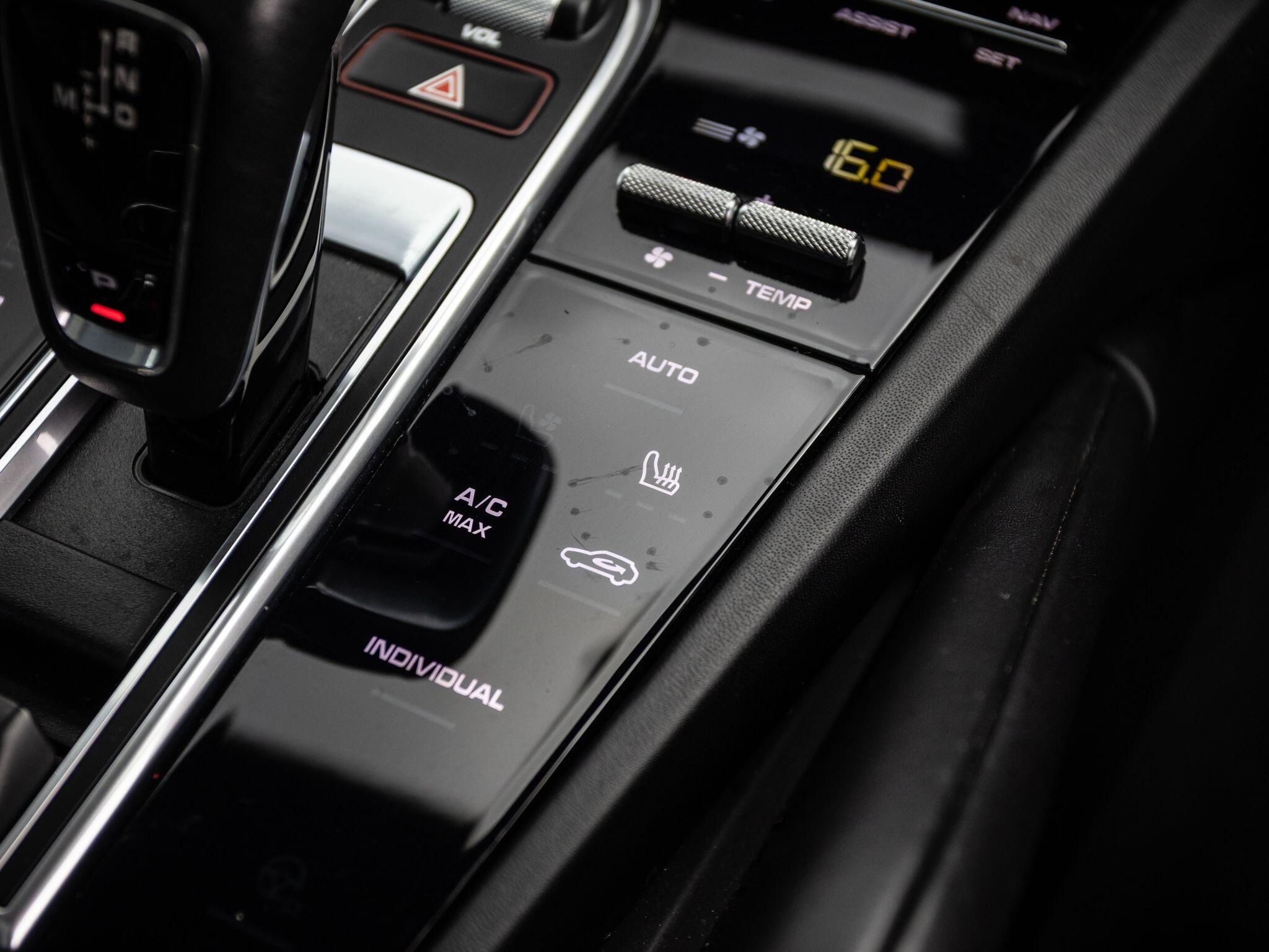 Porsche Cayenne view 18
