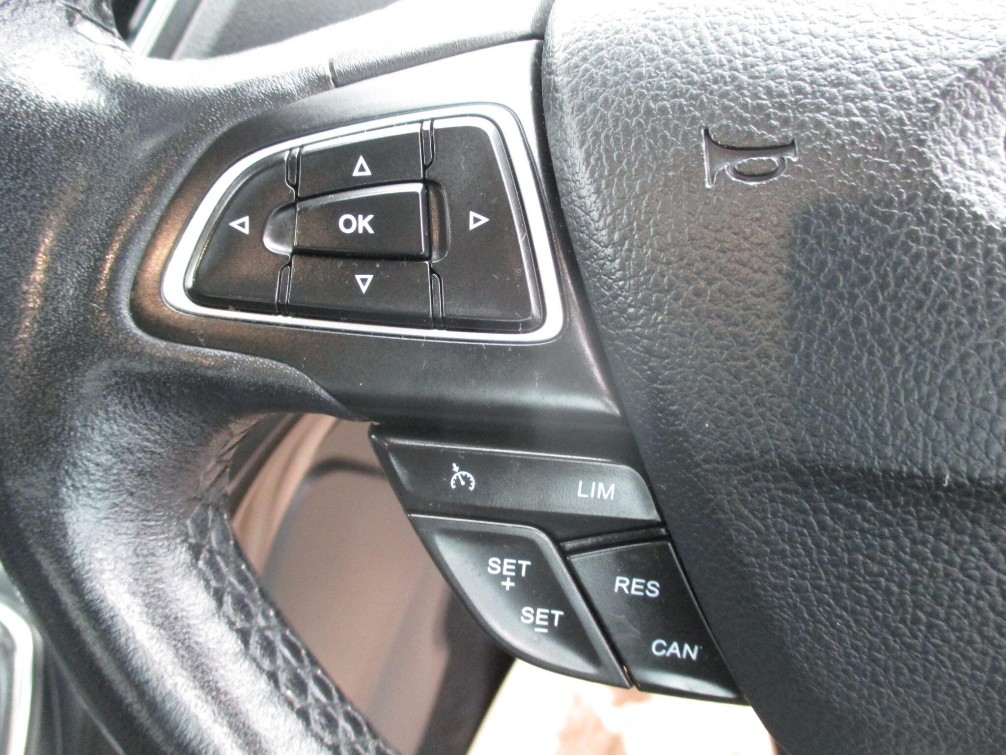 2016 Ford Grand C-Max image 38