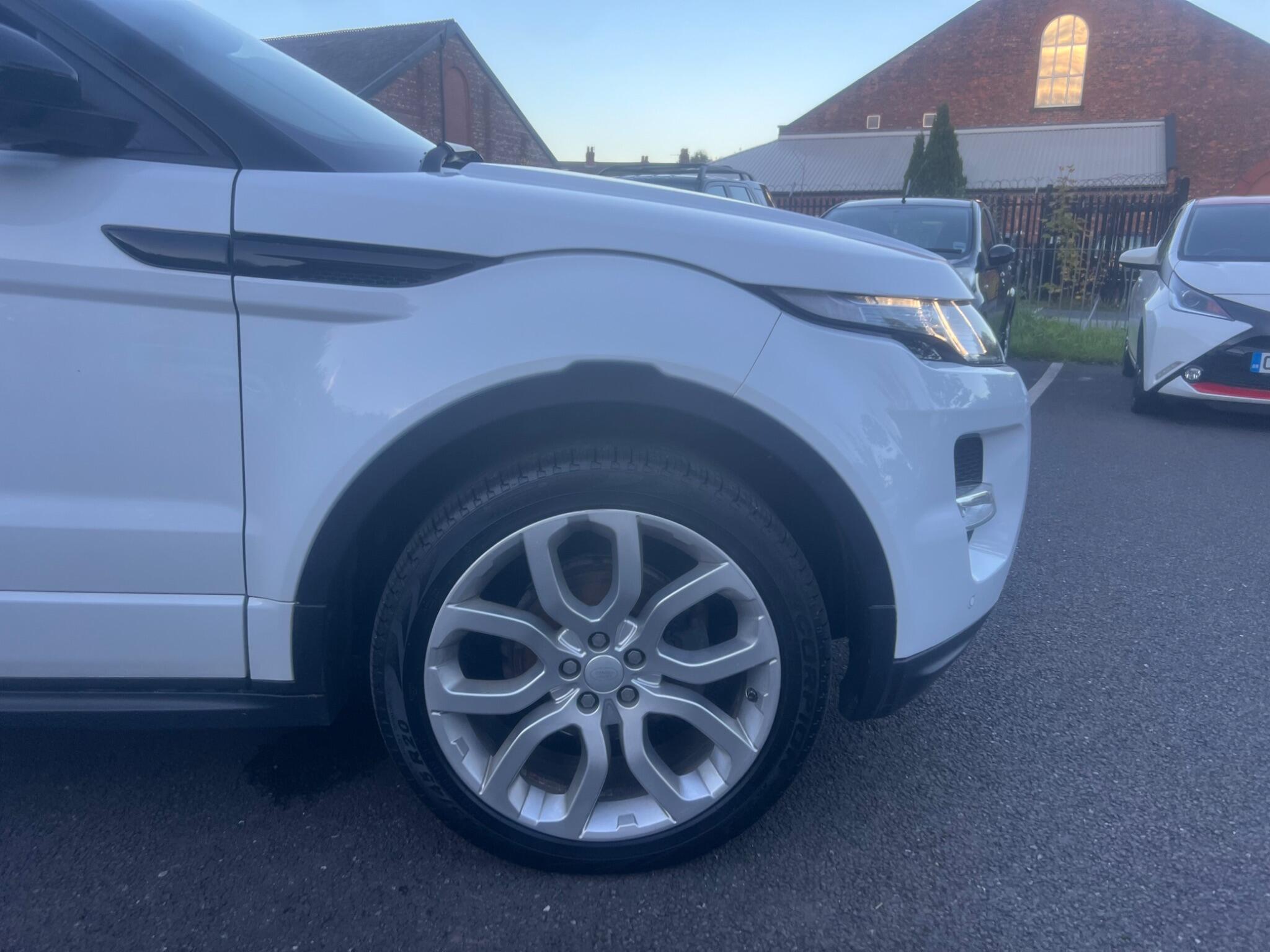 2015 Land Rover Range Rover Evoque 2.2 SD4 Dynamic Auto 4WD Euro 5 (s/s) 5dr • 75,570 miles image 8