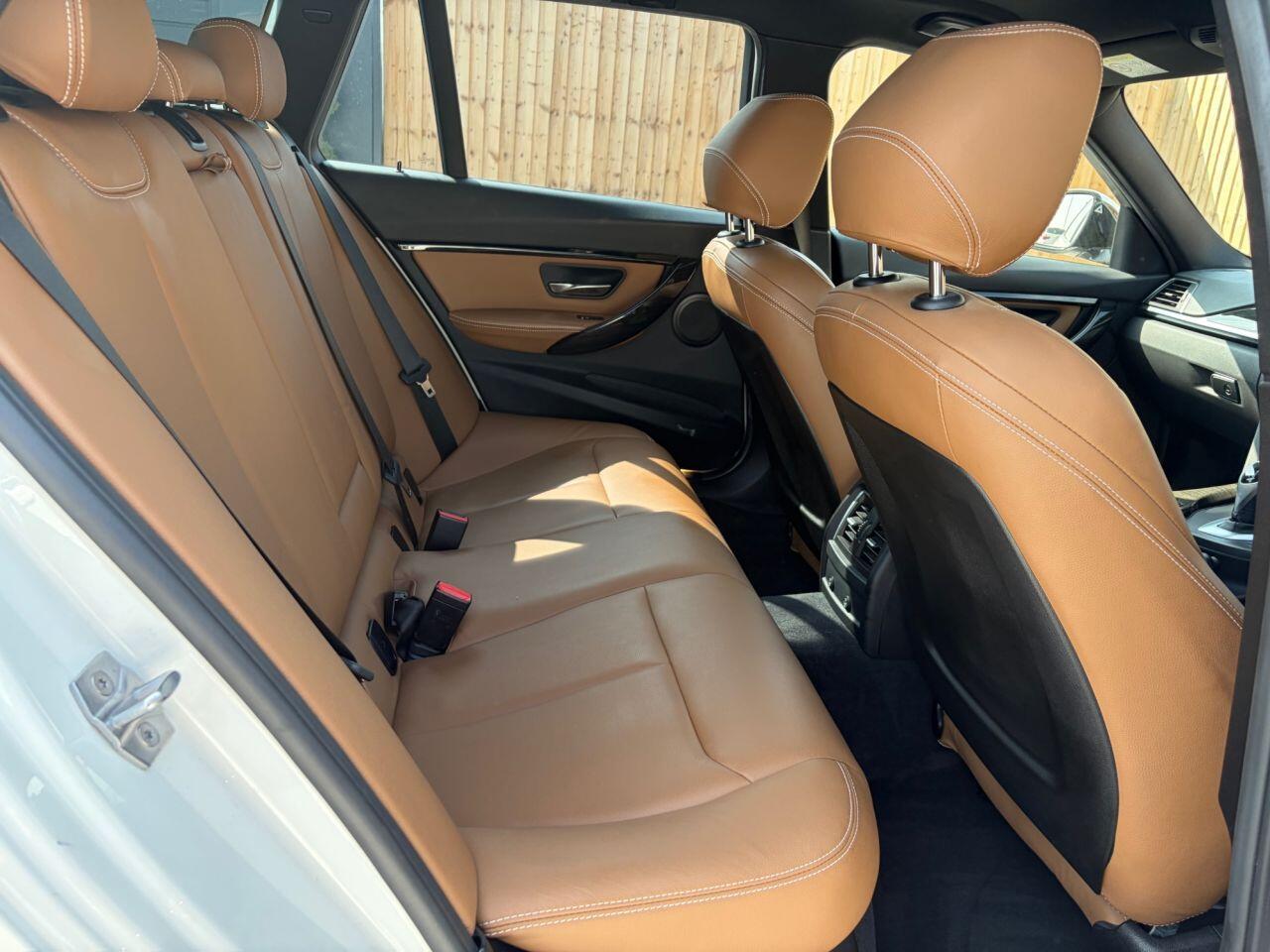BMW 3 Series view 22