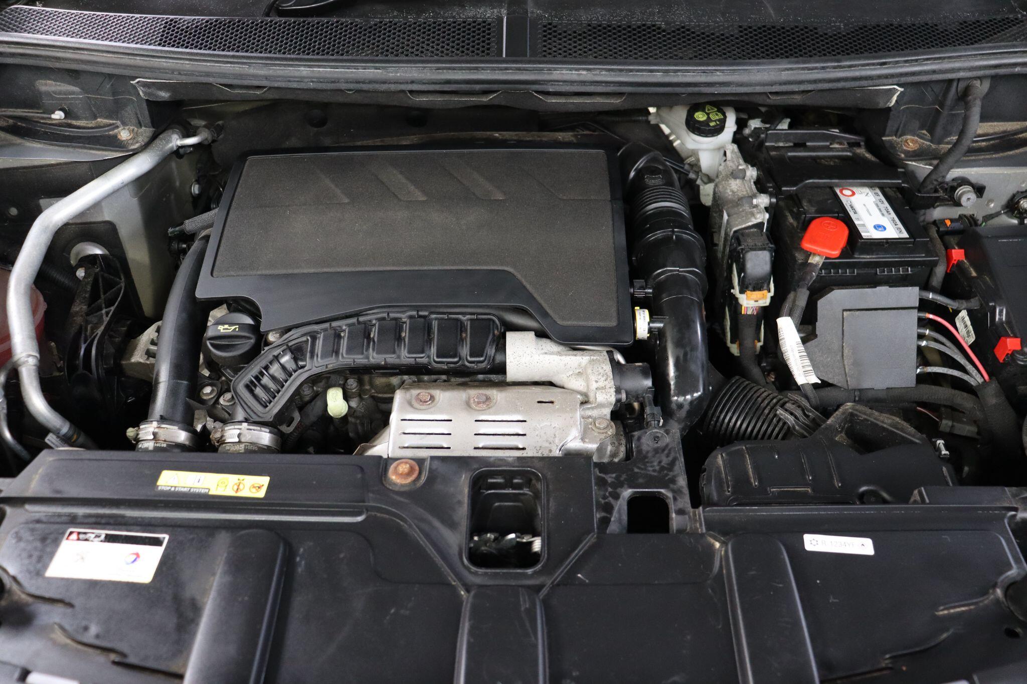Peugeot 3008 view 45