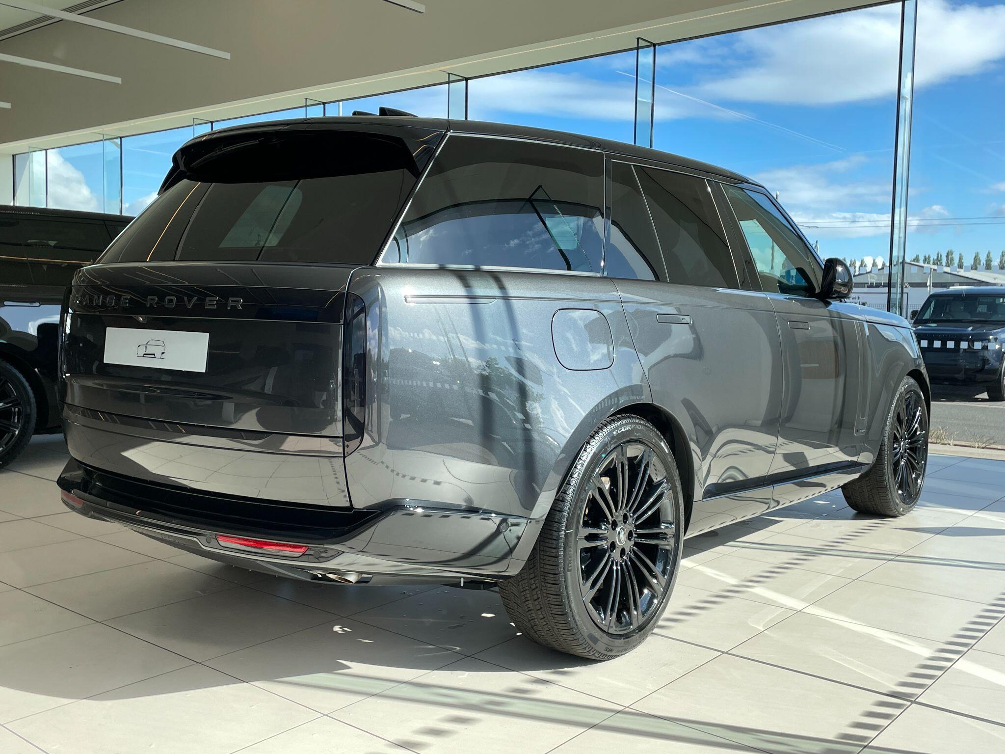 Land Rover Range Rover view 4