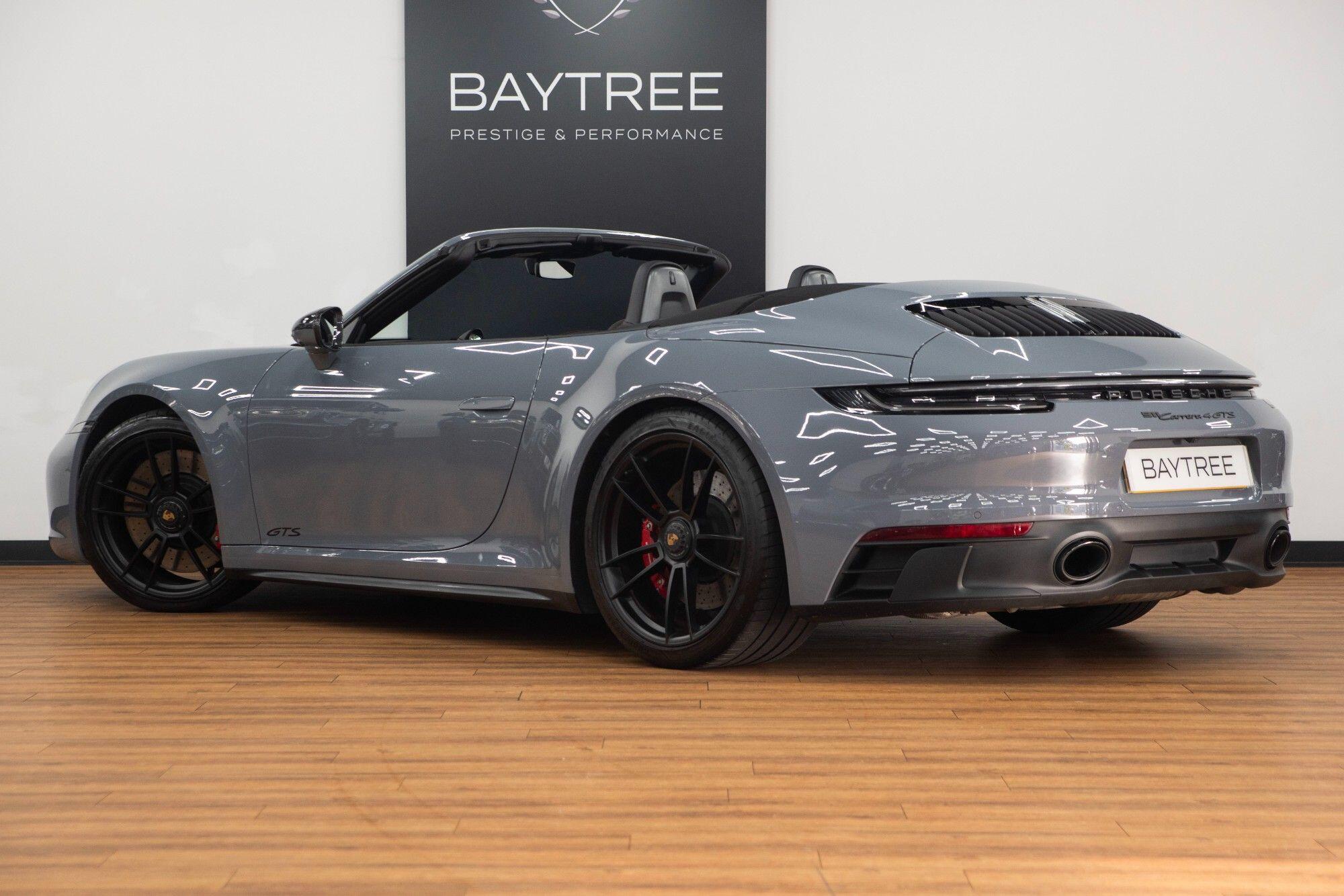 Porsche 911 view 18
