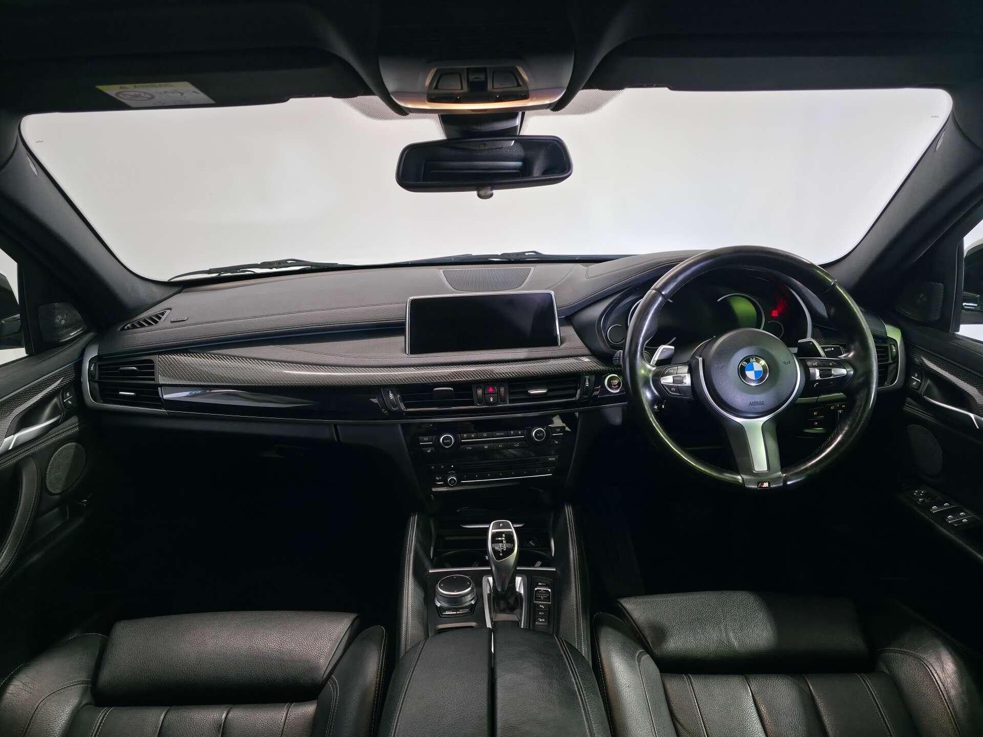 BMW X6 view 9