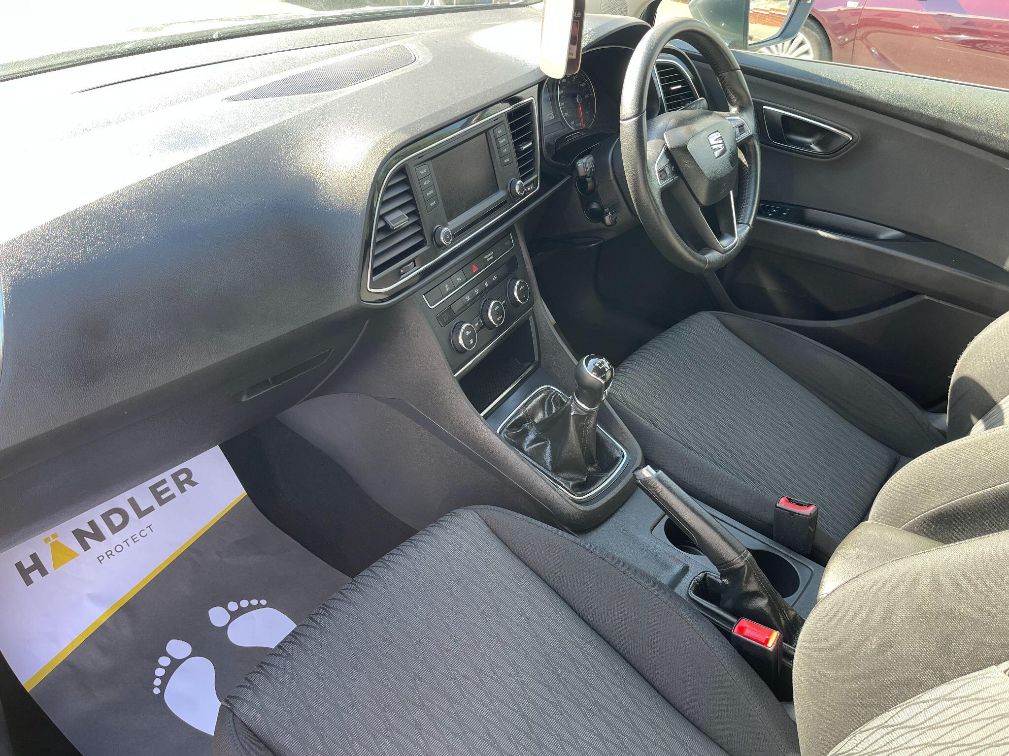 SEAT Leon view 35