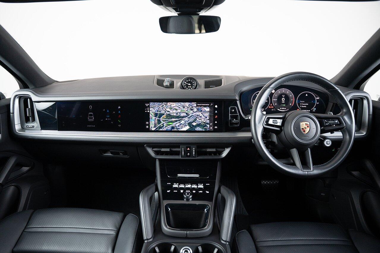 Porsche Cayenne view 4