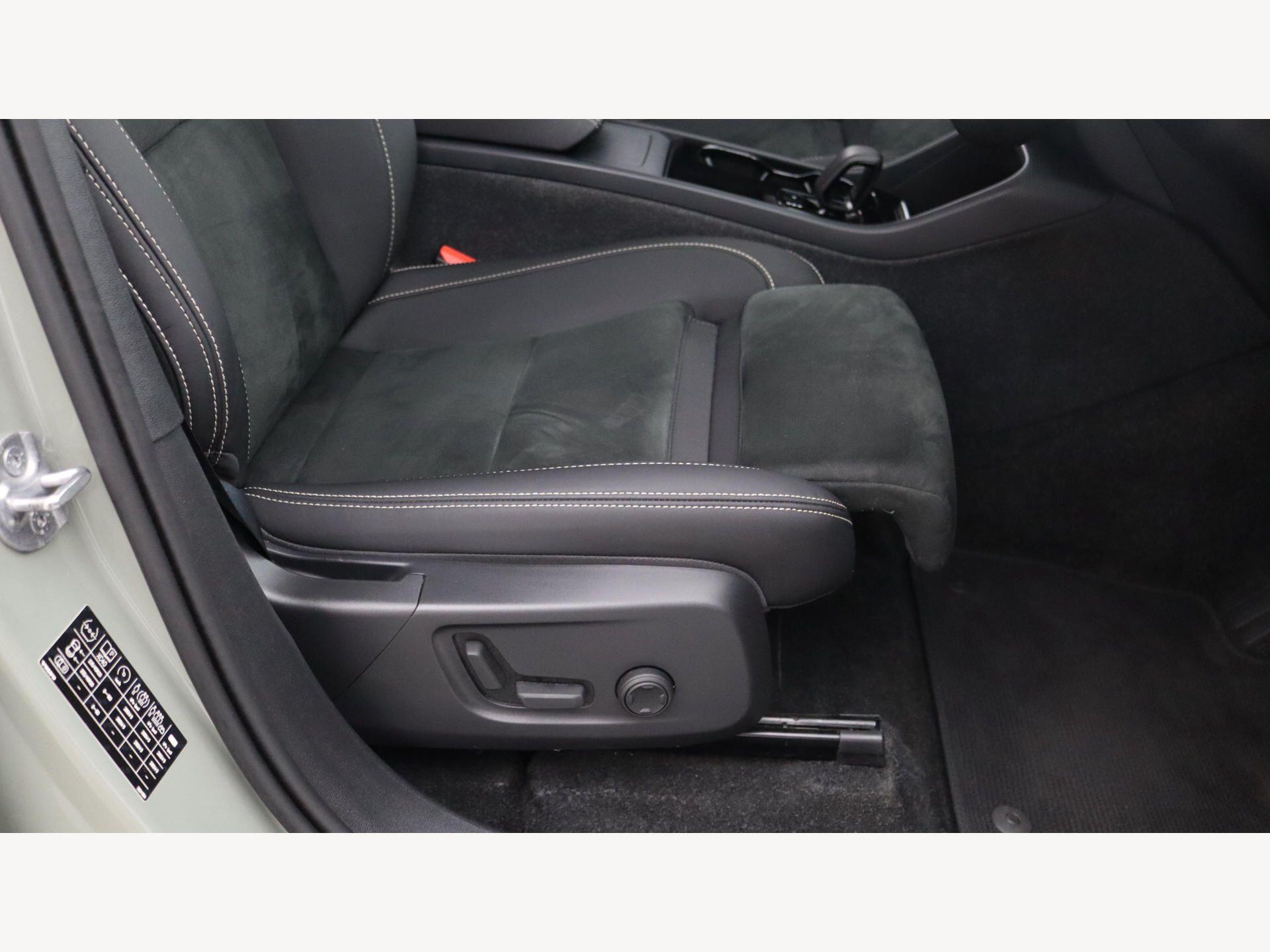 Volvo XC40 view 27