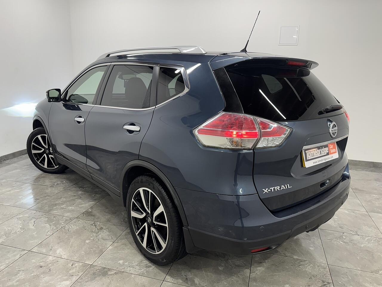 Nissan X-Trail view 5