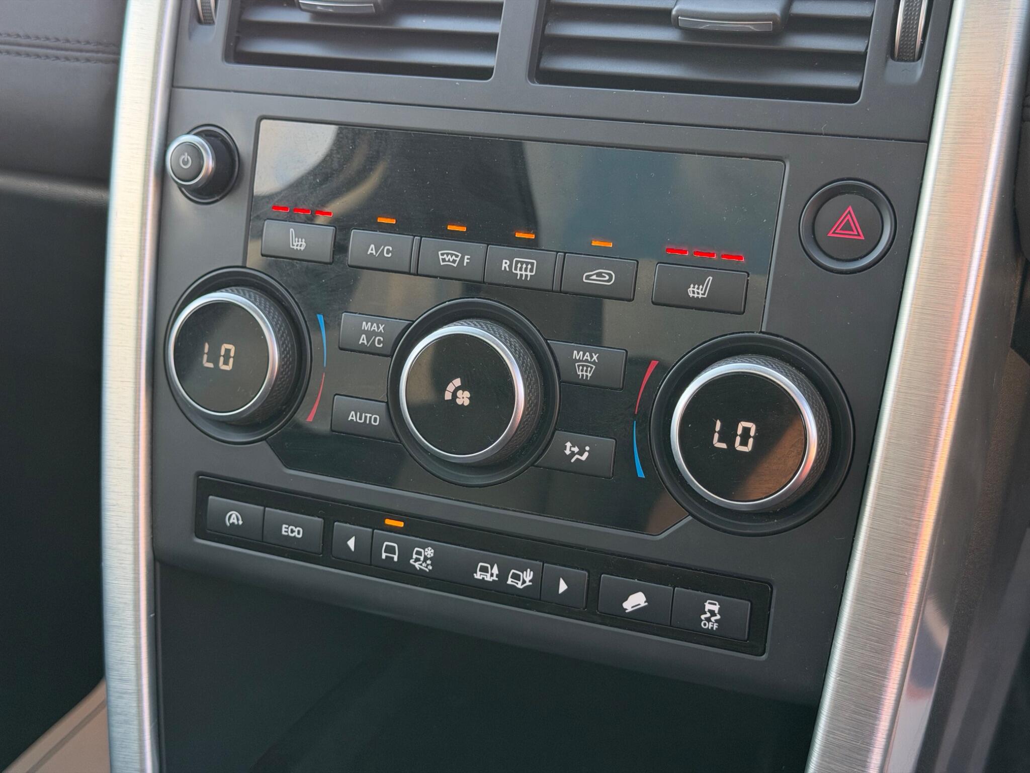 Land Rover Discovery Sport view 25