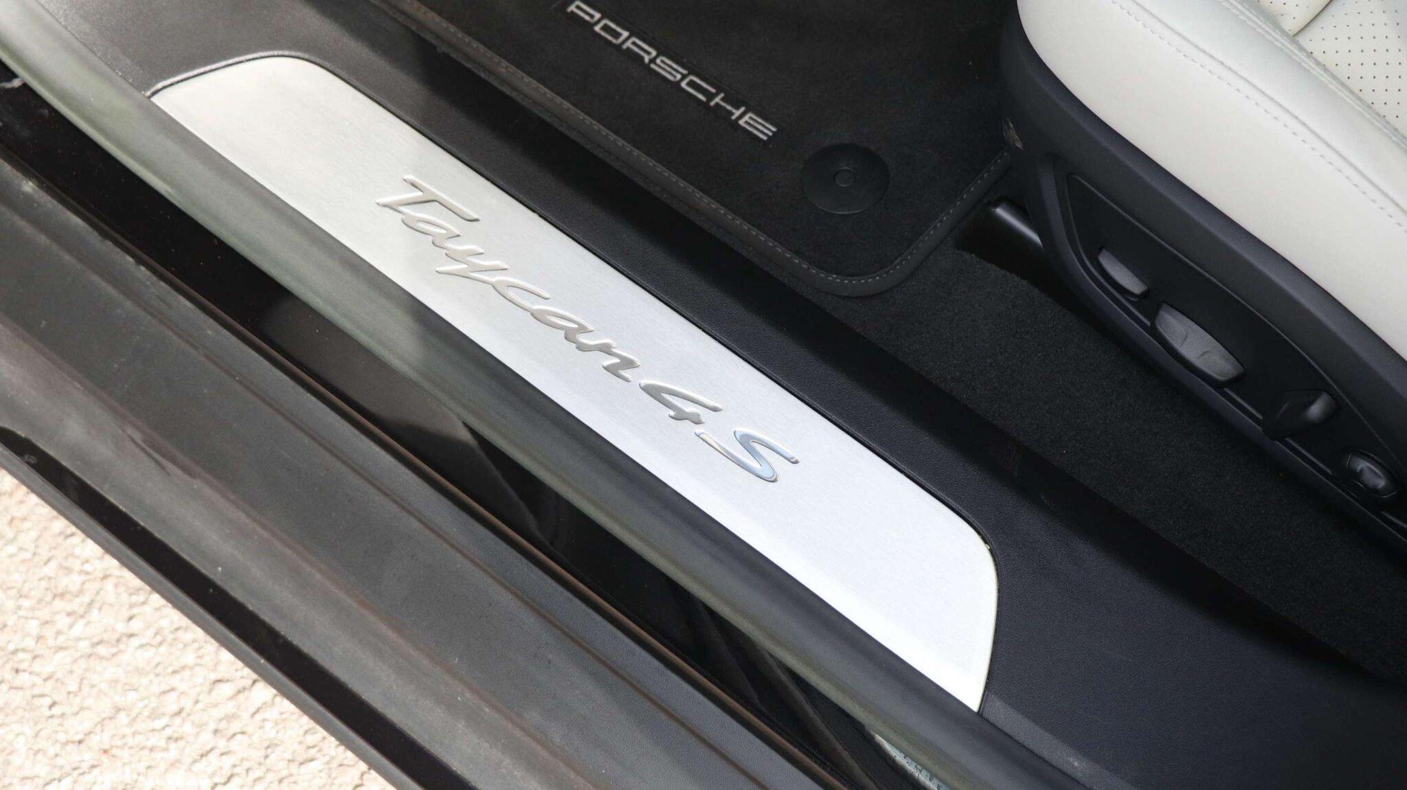 Porsche Taycan view 25