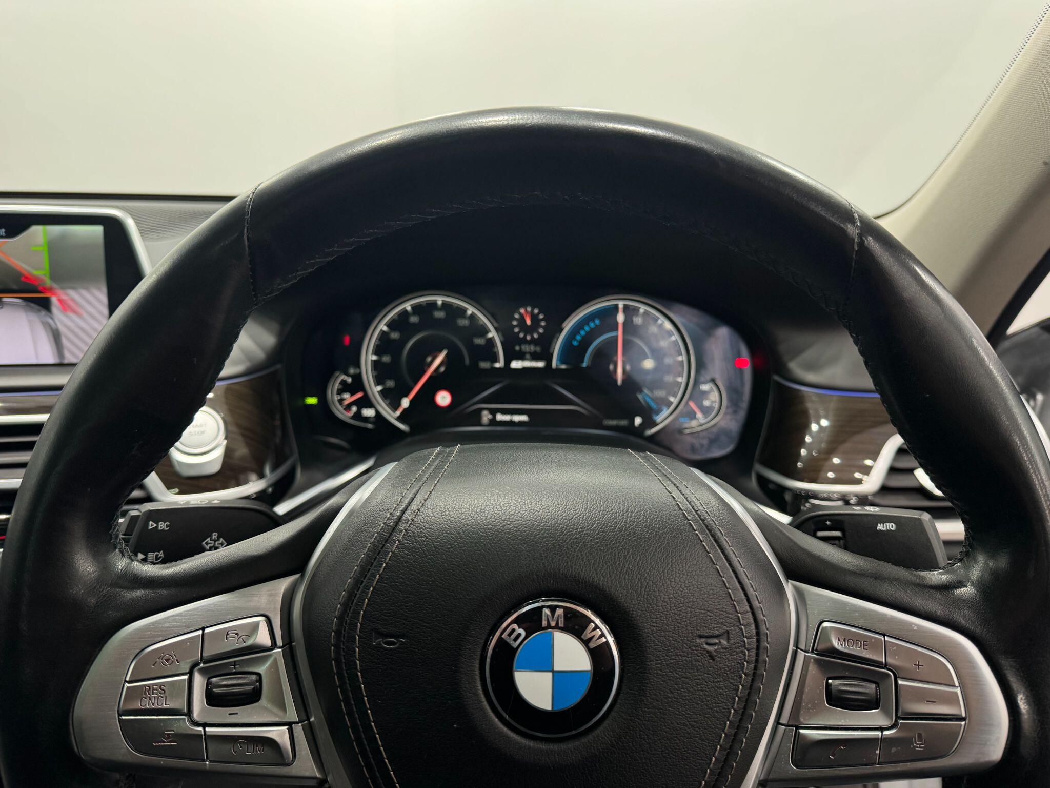 BMW 7 Series view 36