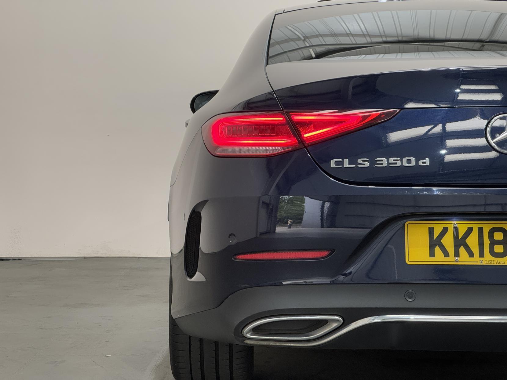 Mercedes-Benz CLS view 14