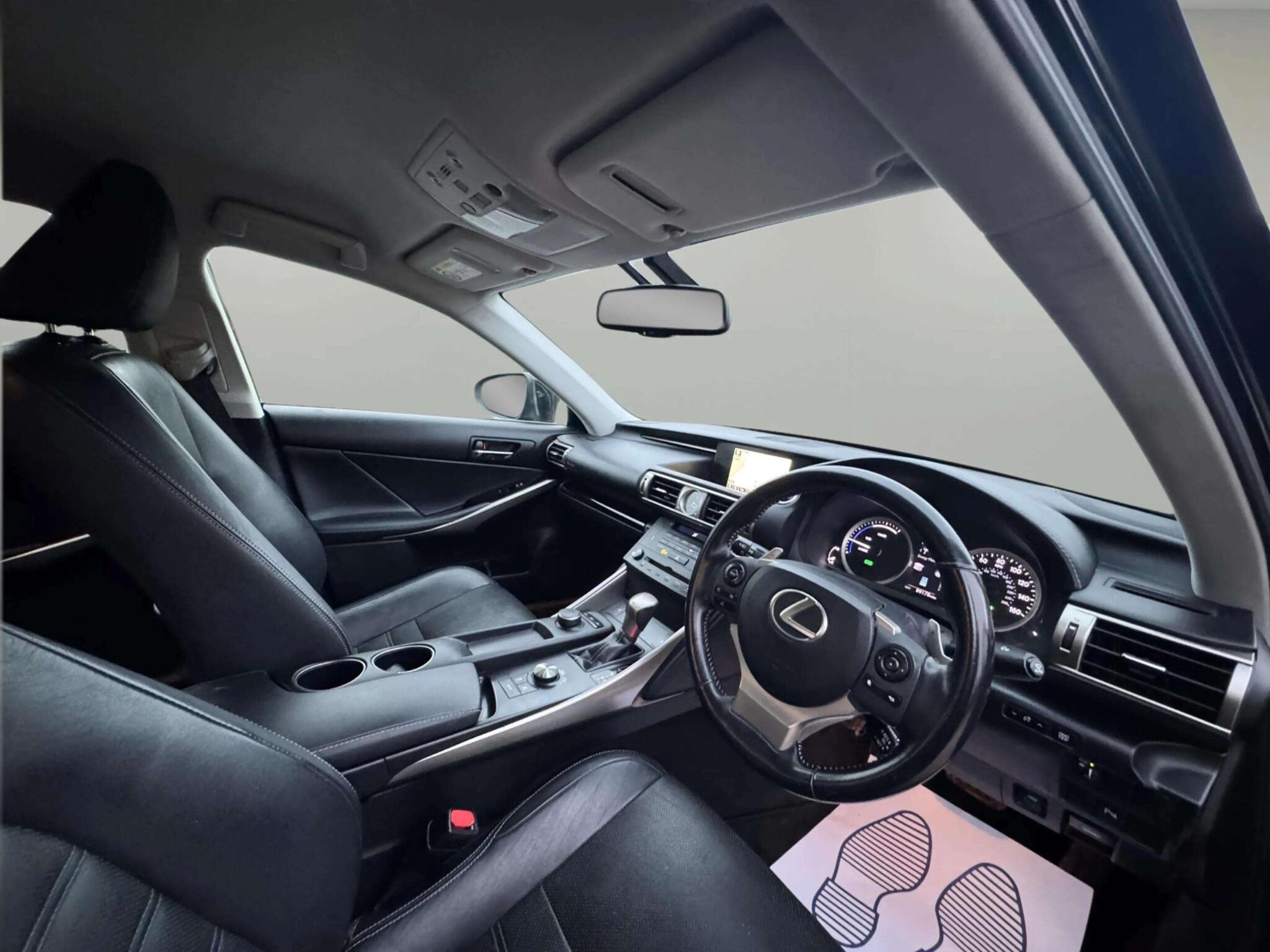 Lexus Is view 2