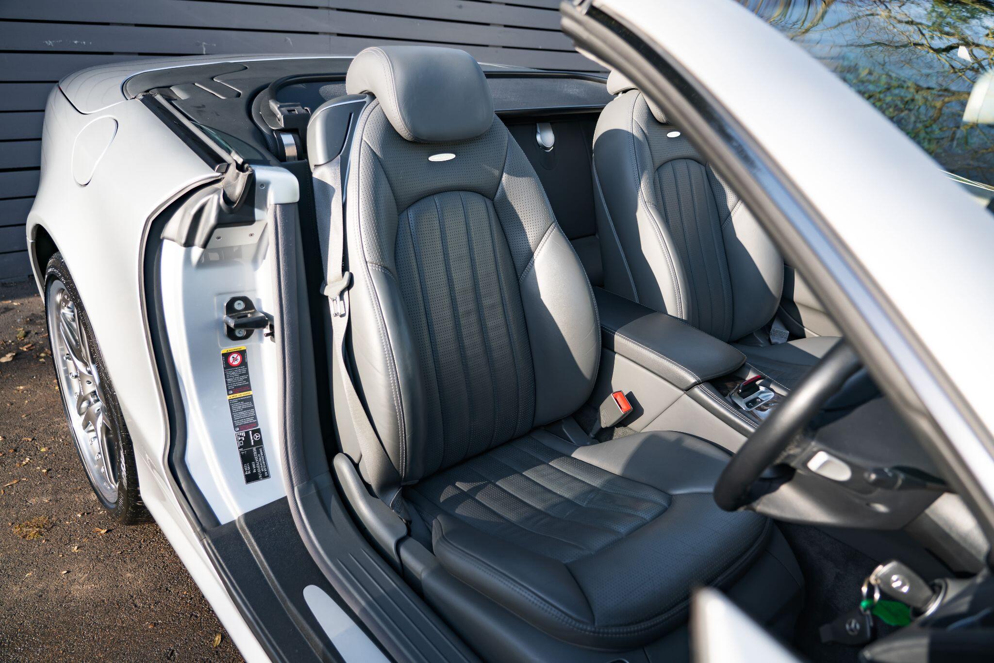 Mercedes-Benz SL view 15
