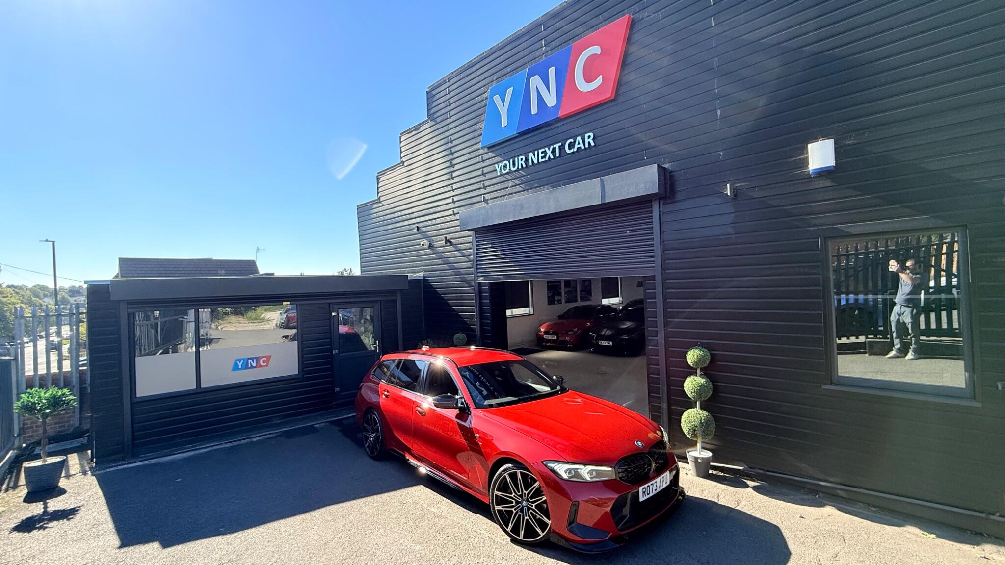 BMW 3 Series view 4
